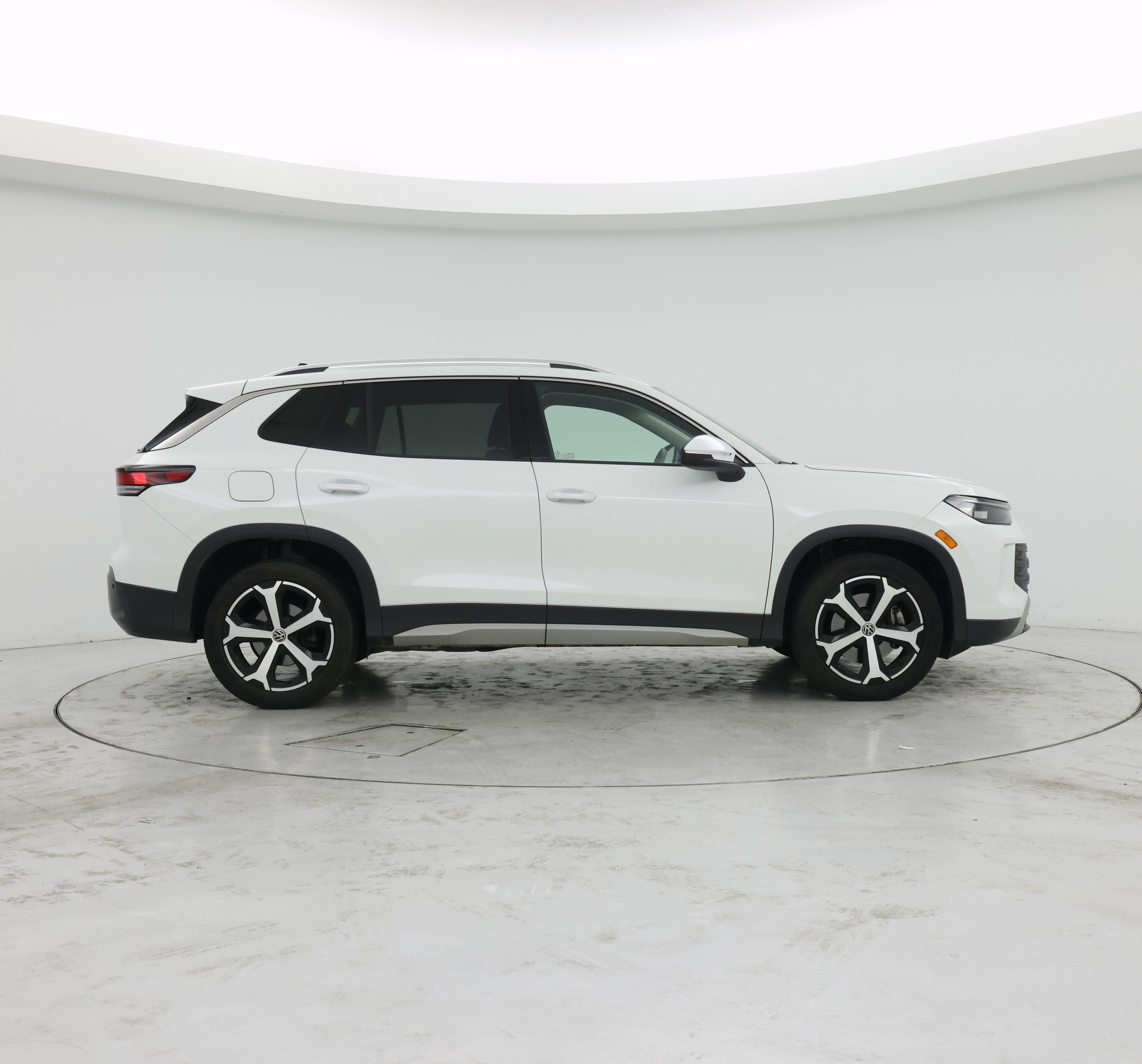 Thumbnail: 2025 Volkswagen Tiguan - 7