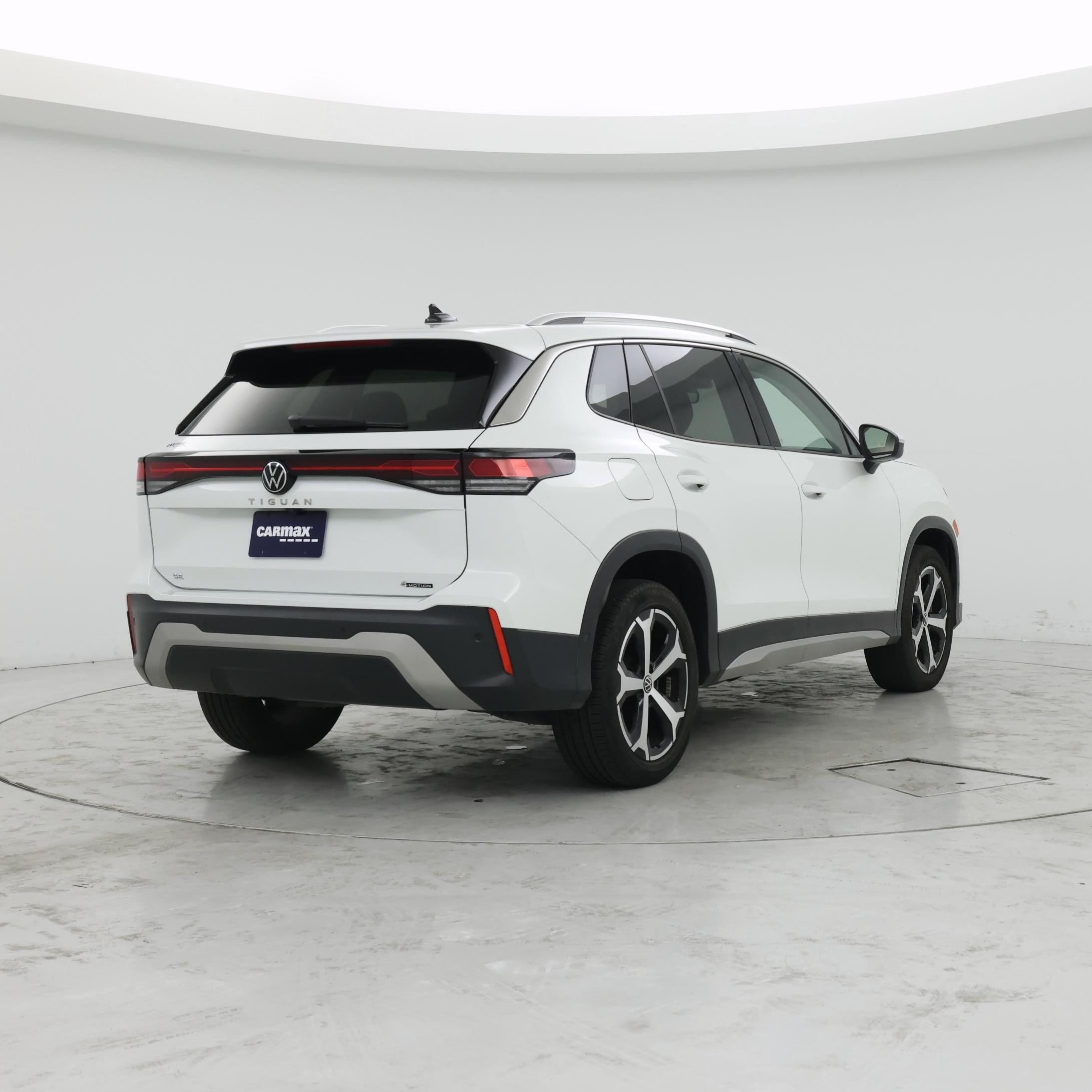 Thumbnail: 2025 Volkswagen Tiguan - 8