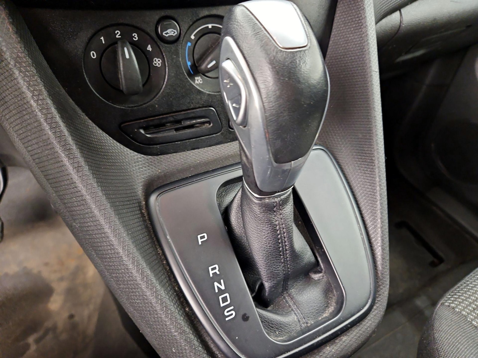 2016 Ford Transit Connect XL - Photo 17
