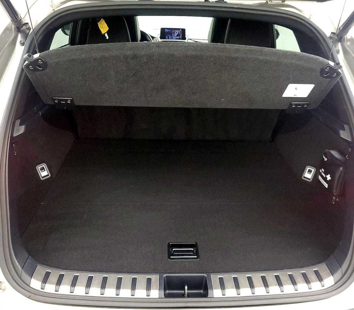 Trunk/Cargo (Seats Up)