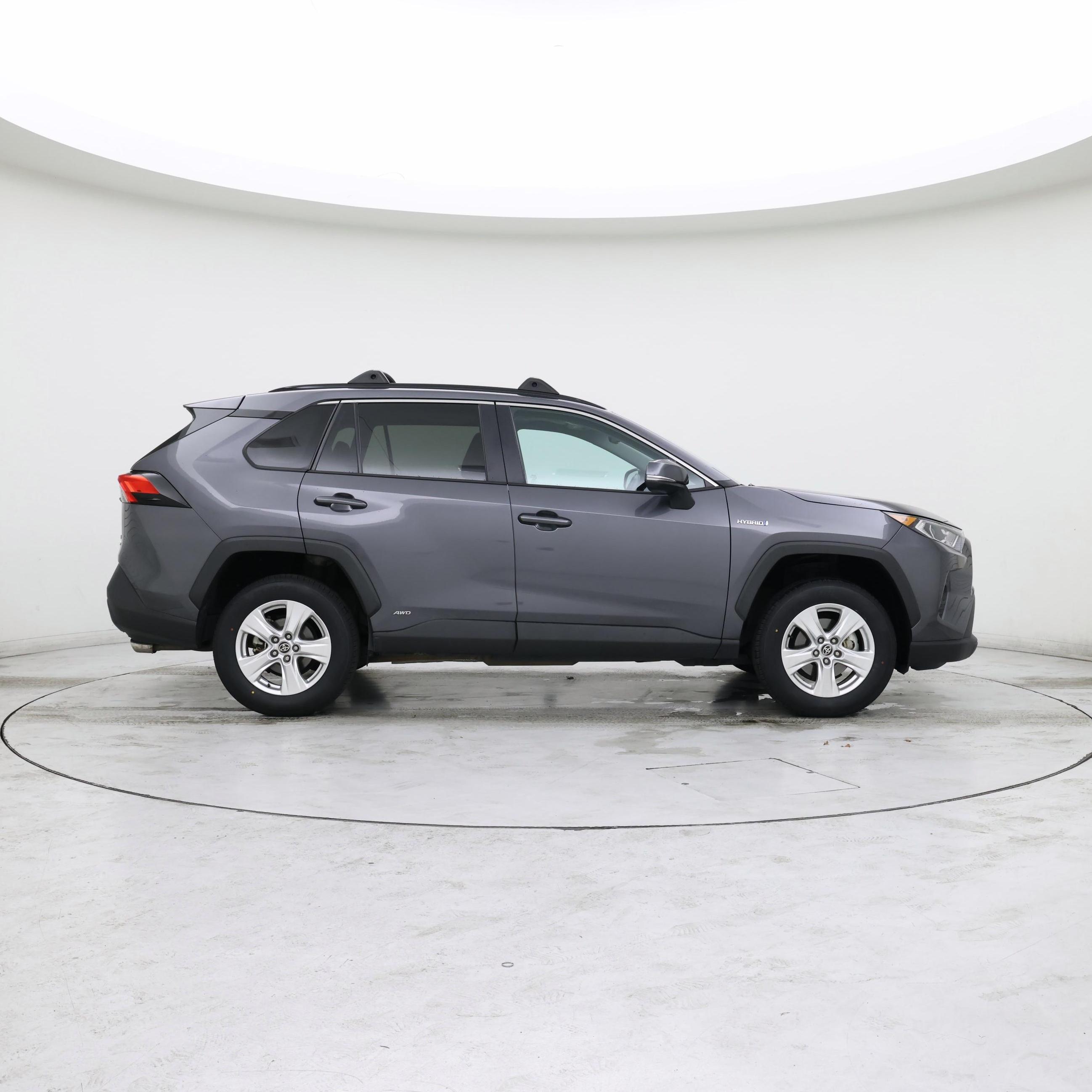 Thumbnail: 2021 Toyota RAV4 - 7