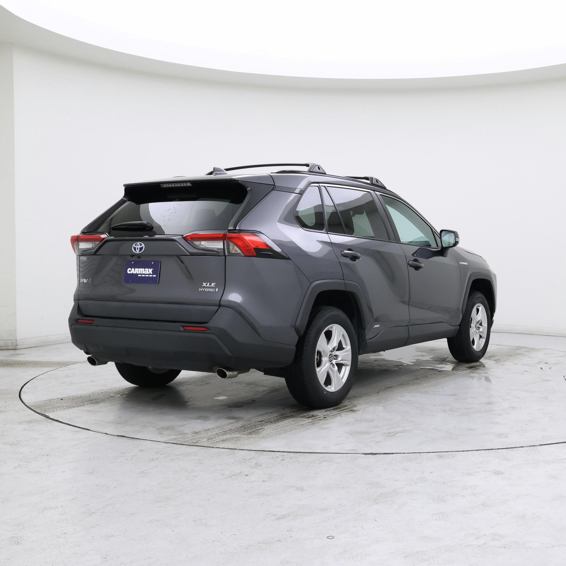 Thumbnail: 2021 Toyota RAV4 - 8