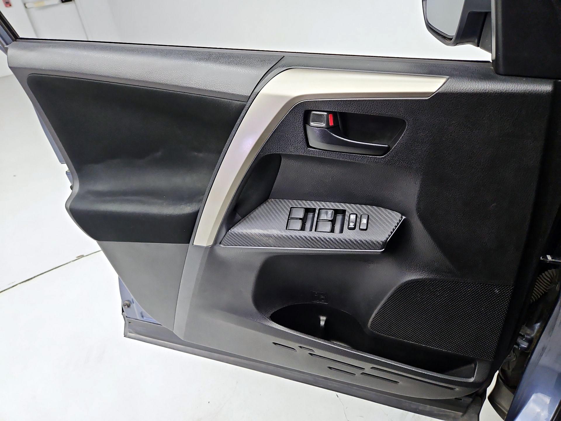 Thumbnail: 2014 Toyota RAV4 - 12