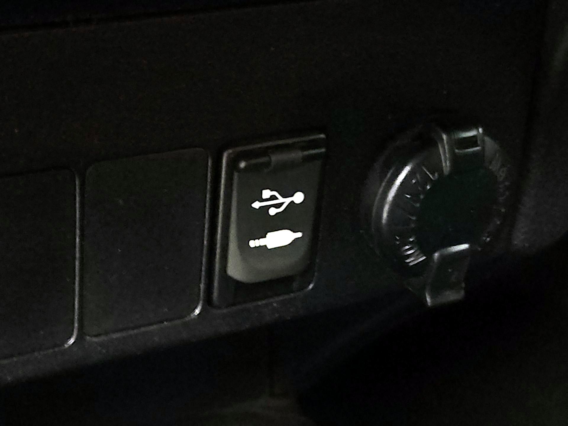 Thumbnail: 2014 Toyota RAV4 - 18