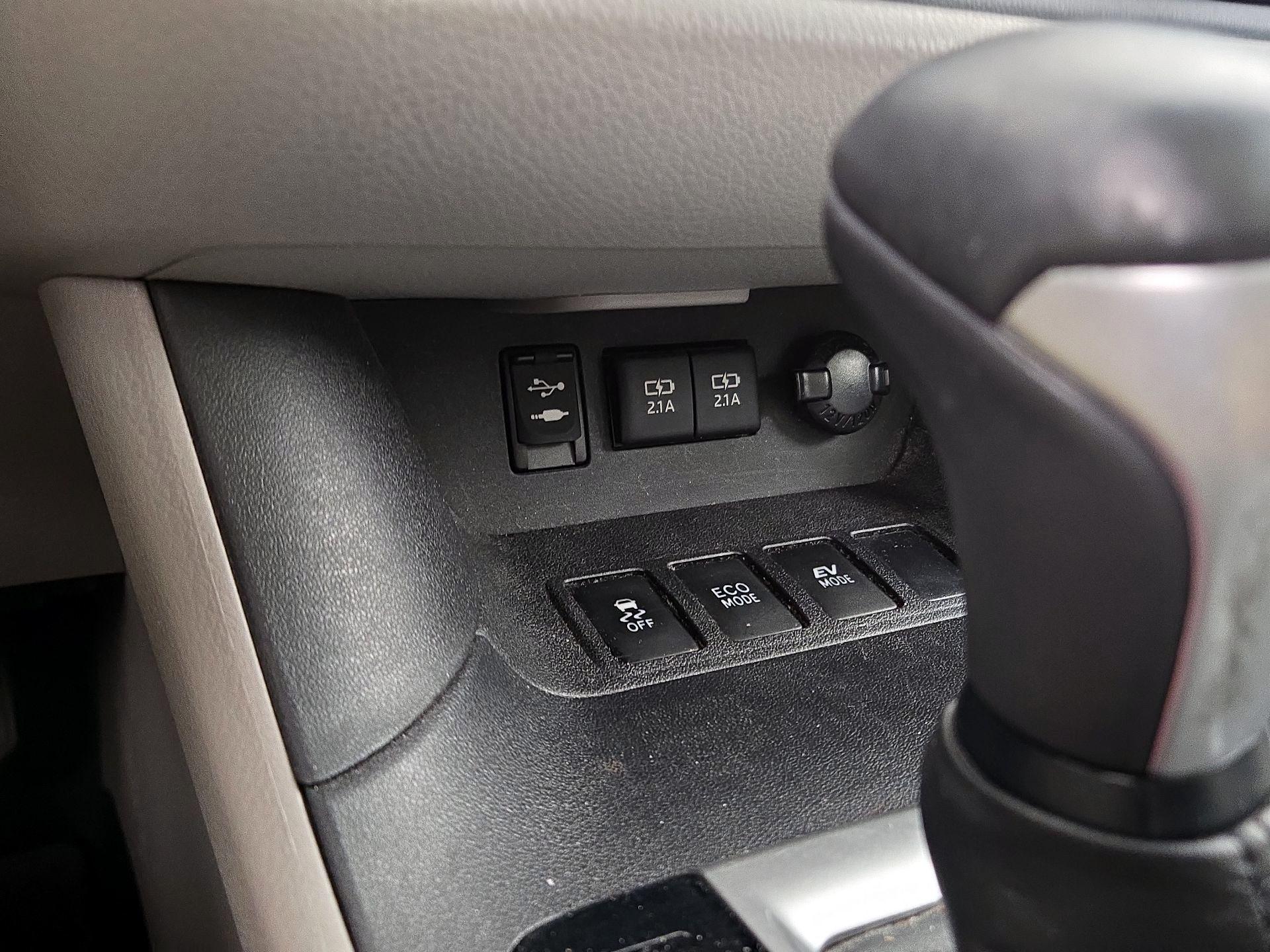 Thumbnail: 2017 Toyota Highlander - 19