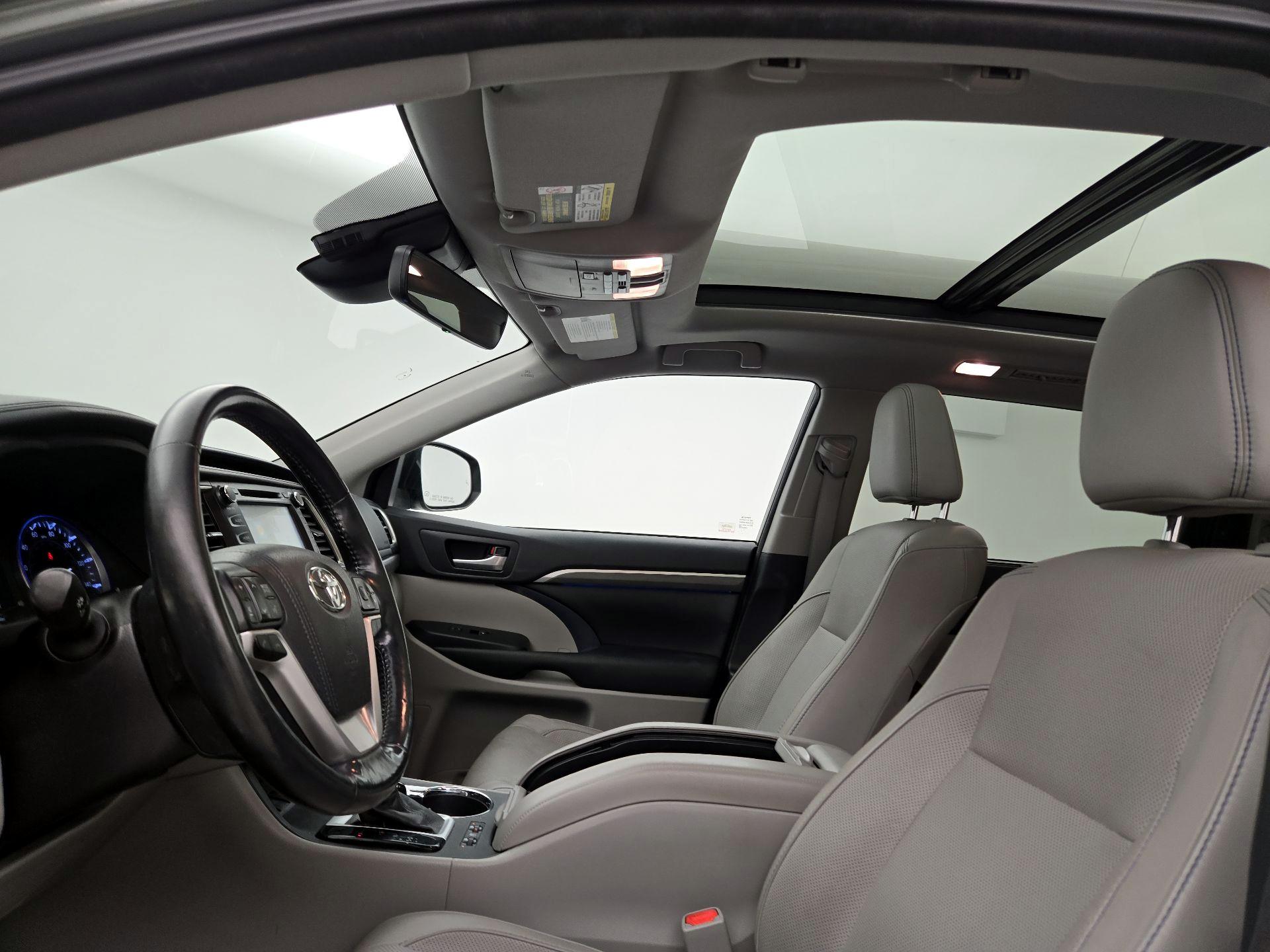 Thumbnail: 2017 Toyota Highlander - 20