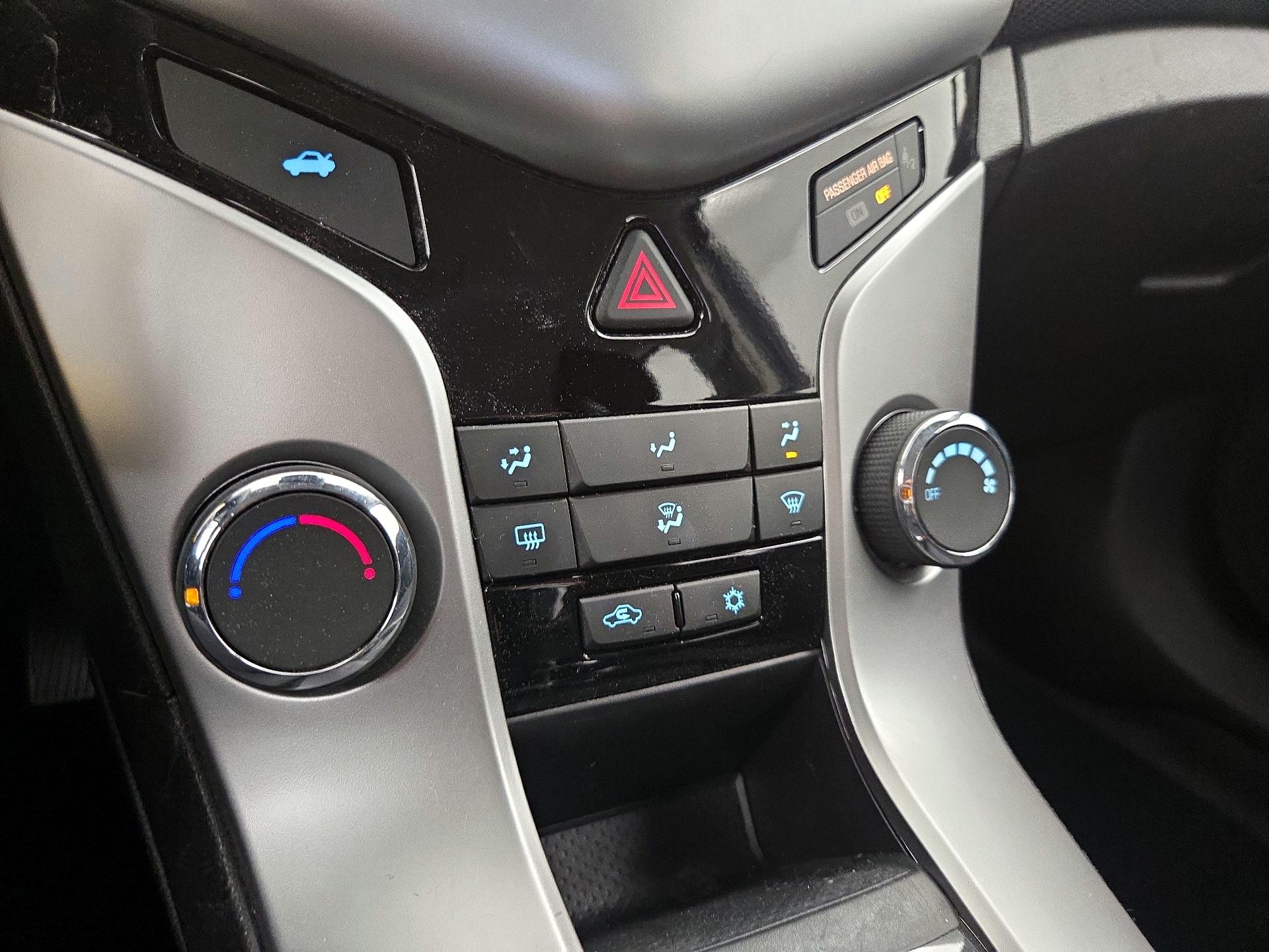 Thumbnail: 2016 Chevrolet Cruze - 16