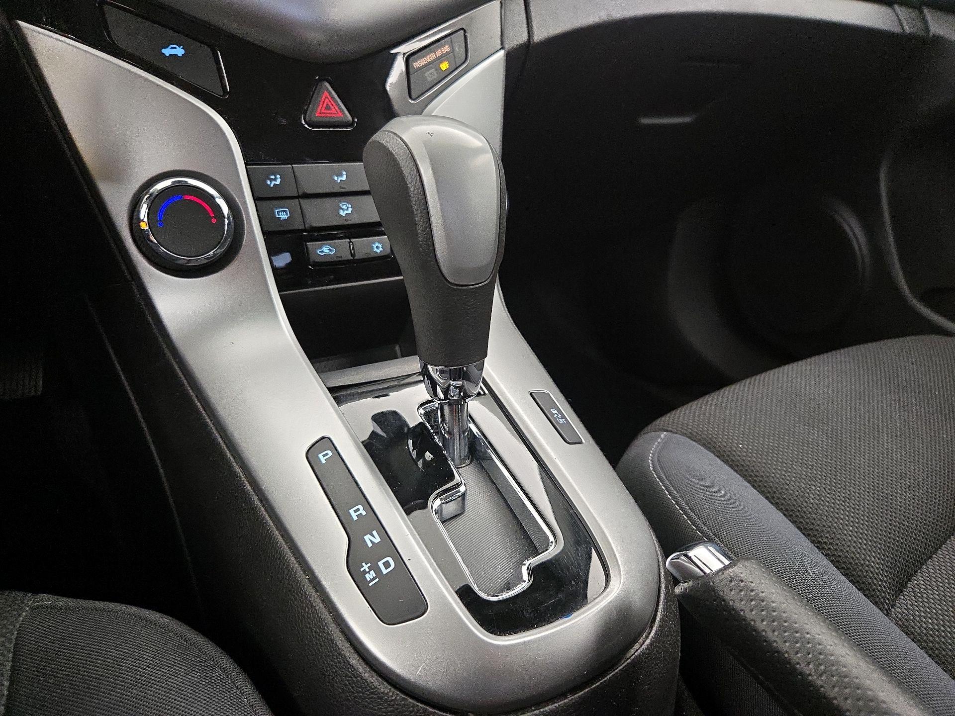 Thumbnail: 2016 Chevrolet Cruze - 17