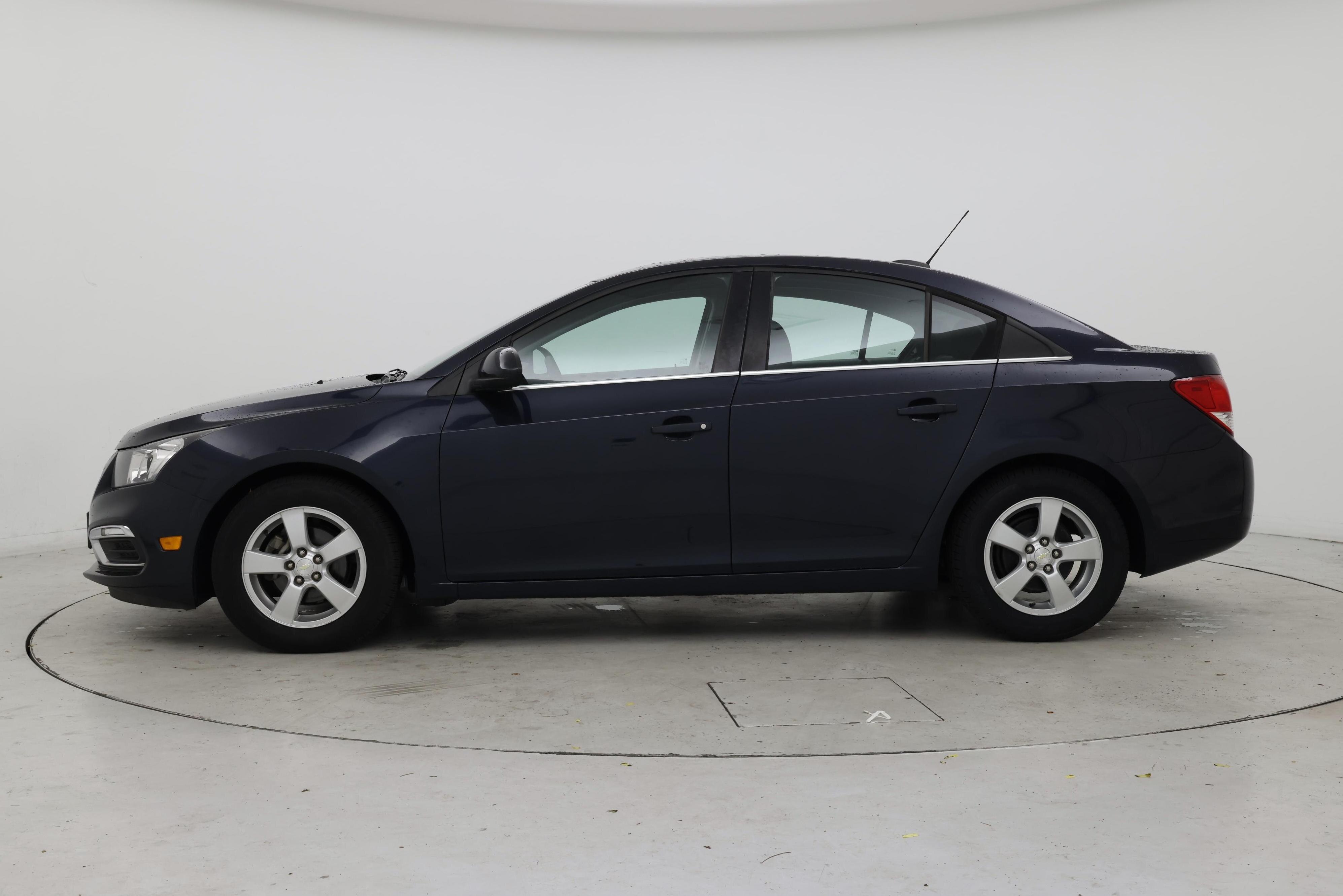 Thumbnail: 2016 Chevrolet Cruze - 3