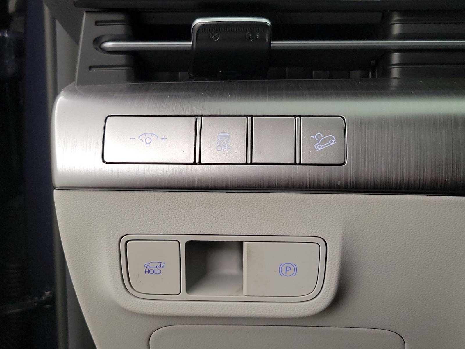 2024 Hyundai Kona Limited - Photo 14