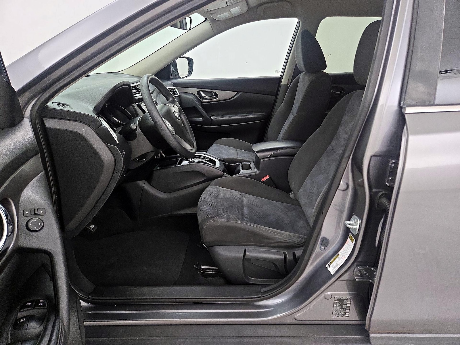 2016 Nissan Rogue S - Photo 12