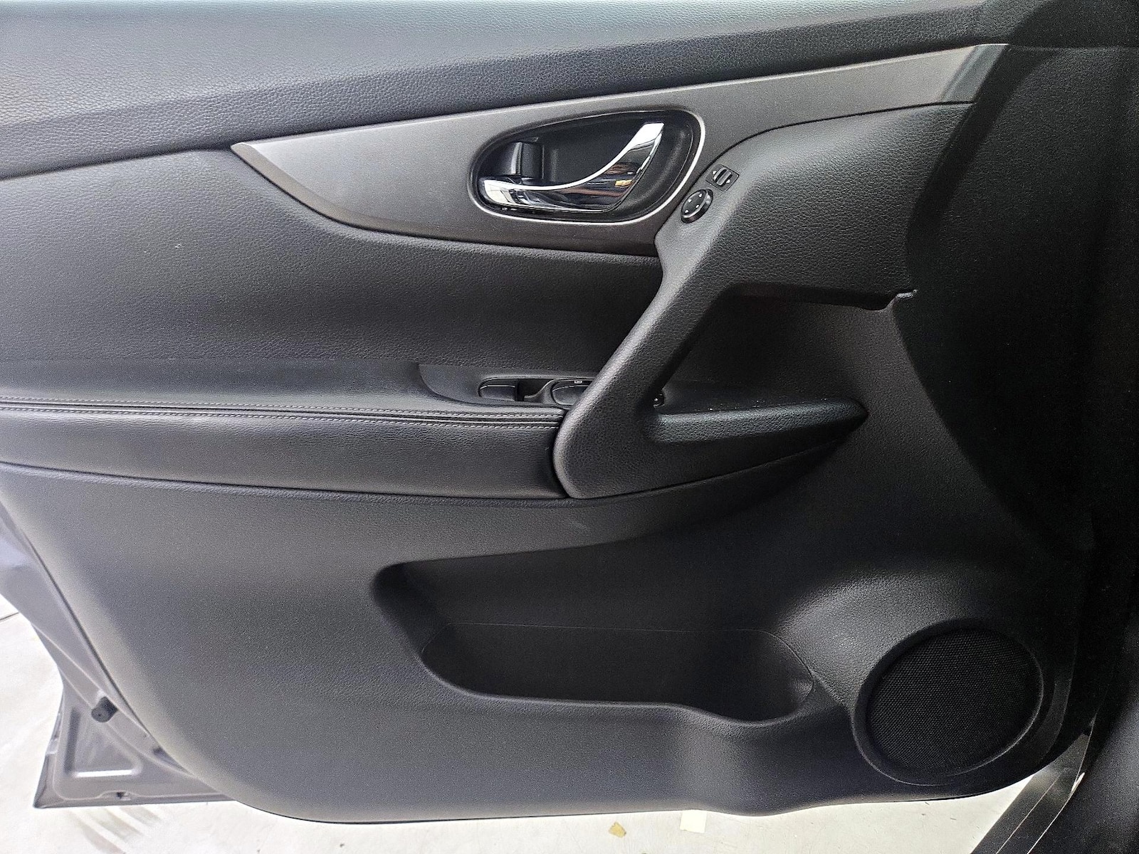 2016 Nissan Rogue S - Photo 13