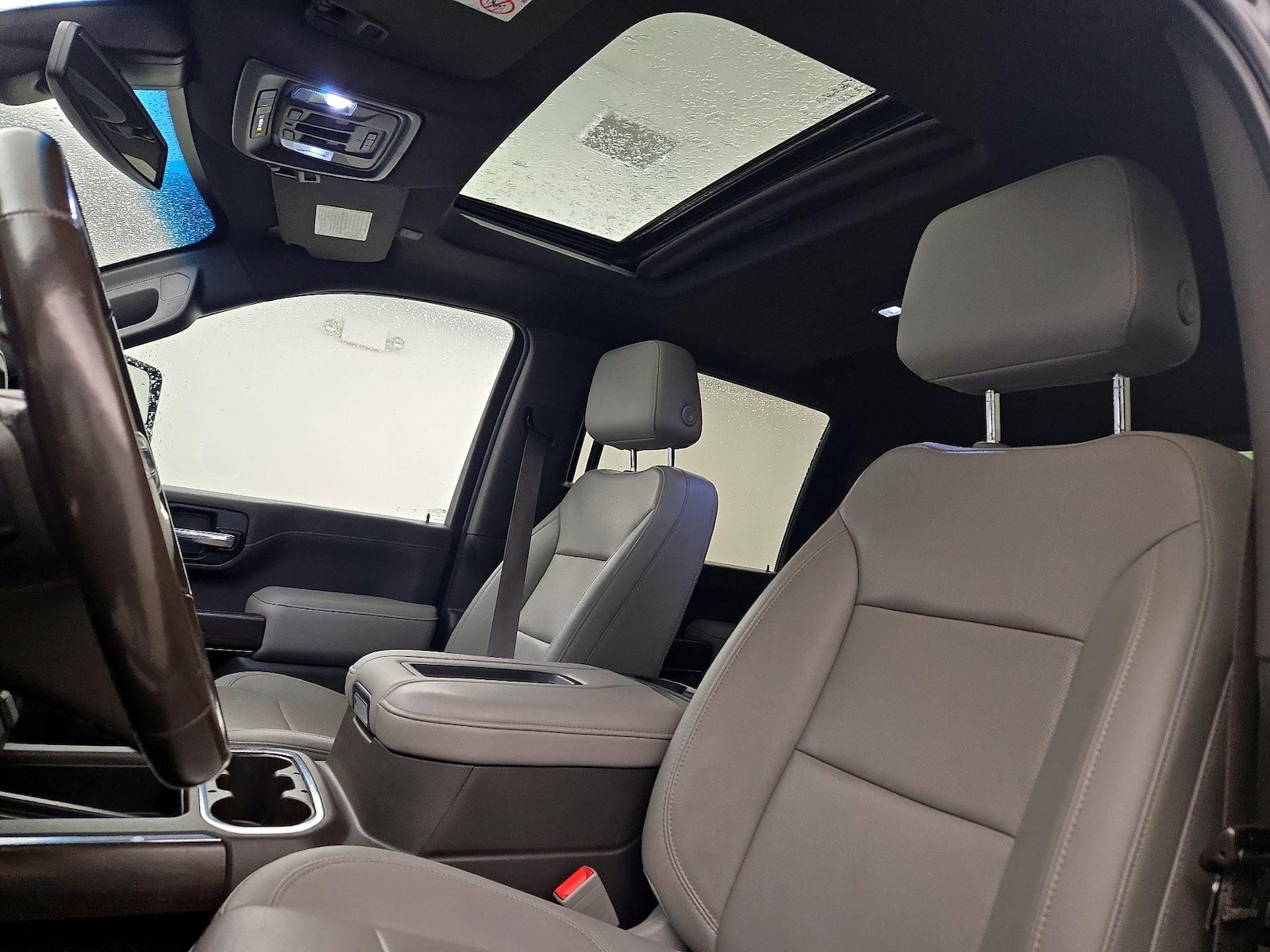 Sunroof(s) & Overhead Airbags