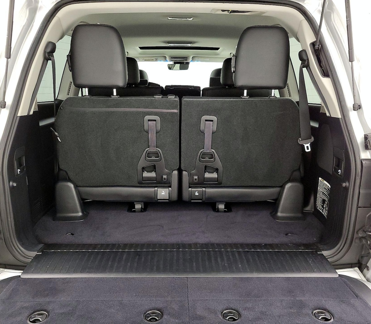 Trunk/Cargo (Seats Up)