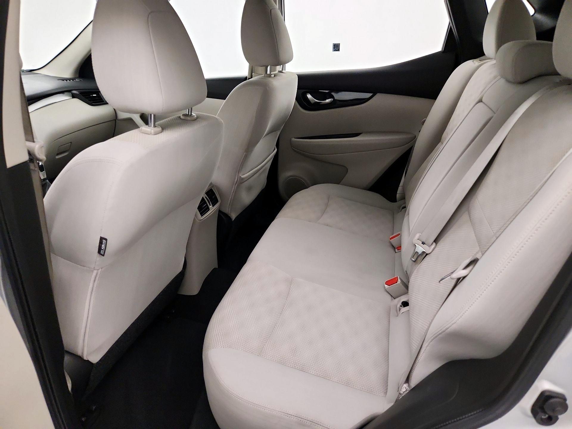 Thumbnail: 2019 Nissan Rogue Sport - 19