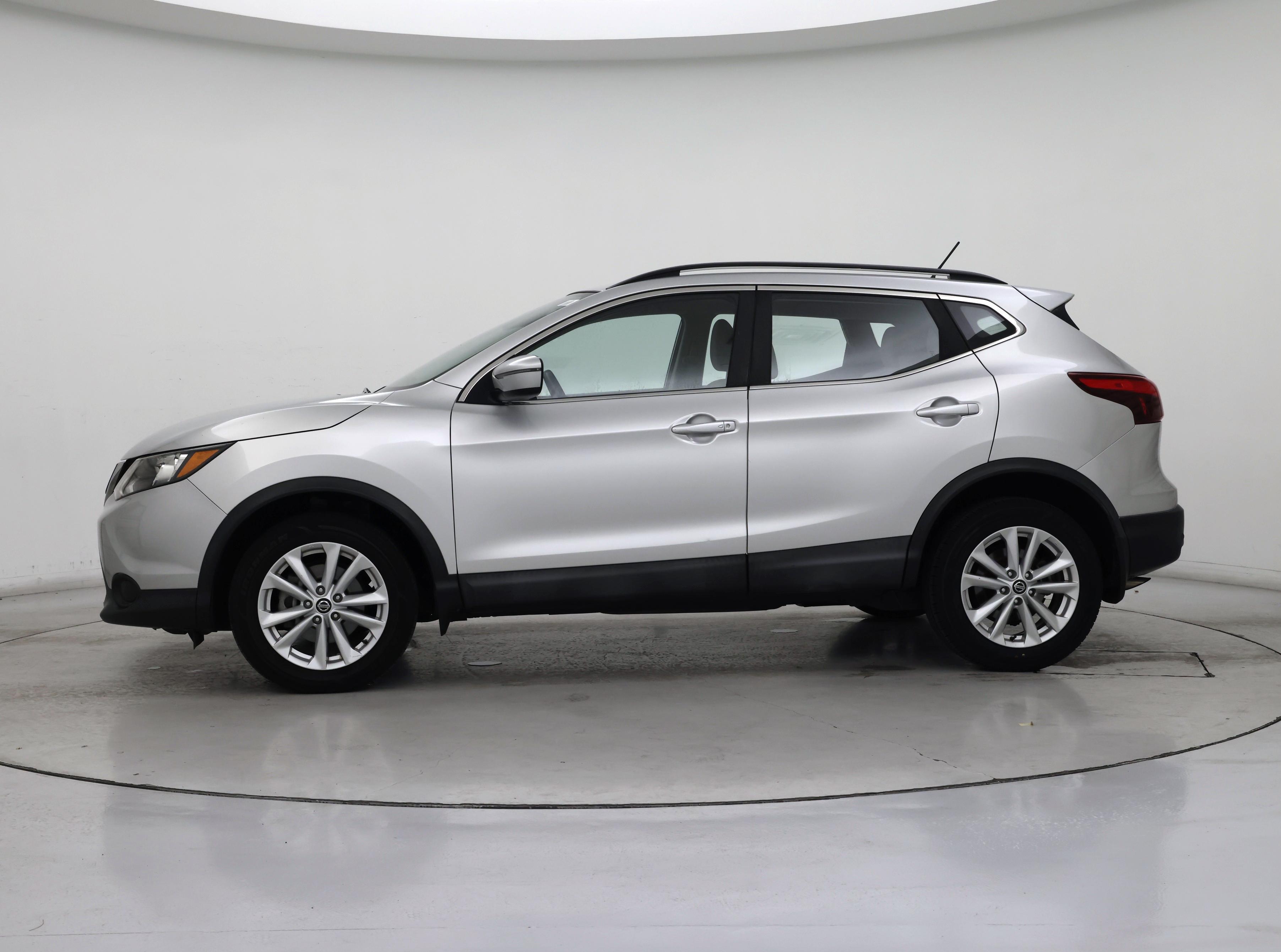 Thumbnail: 2019 Nissan Rogue Sport - 3