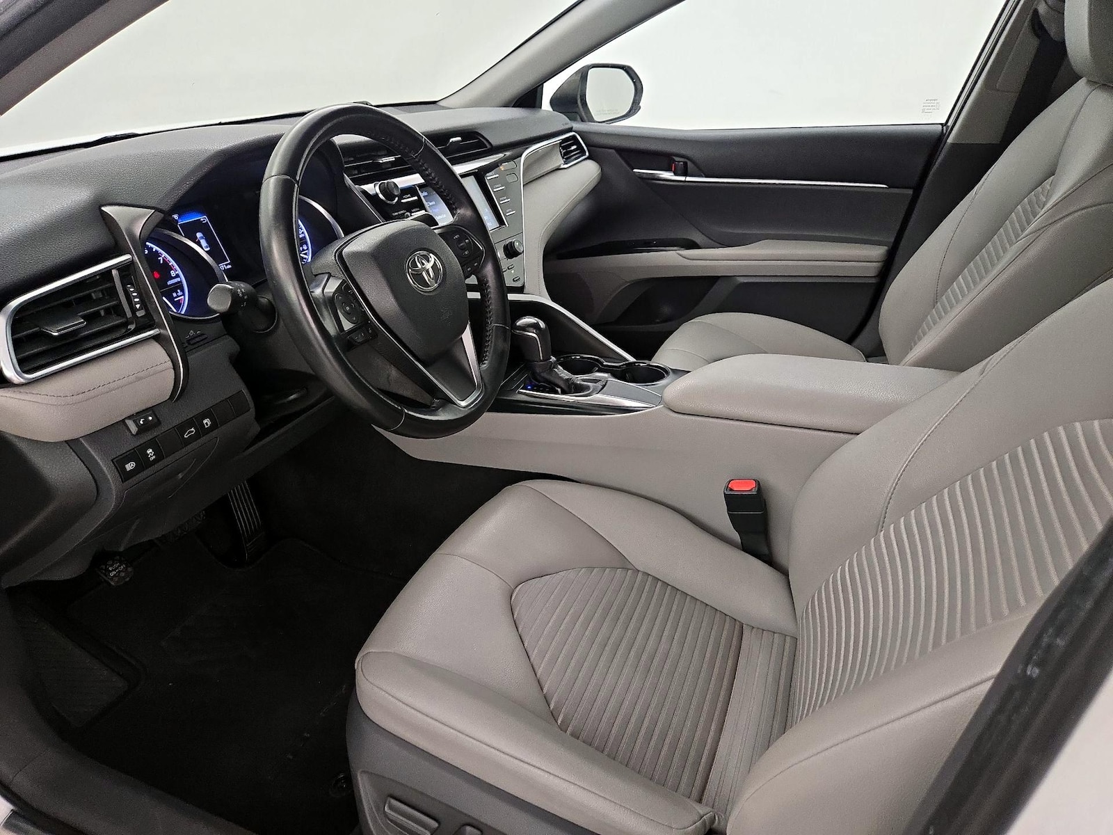 Power Seat(s) & Side Airbags