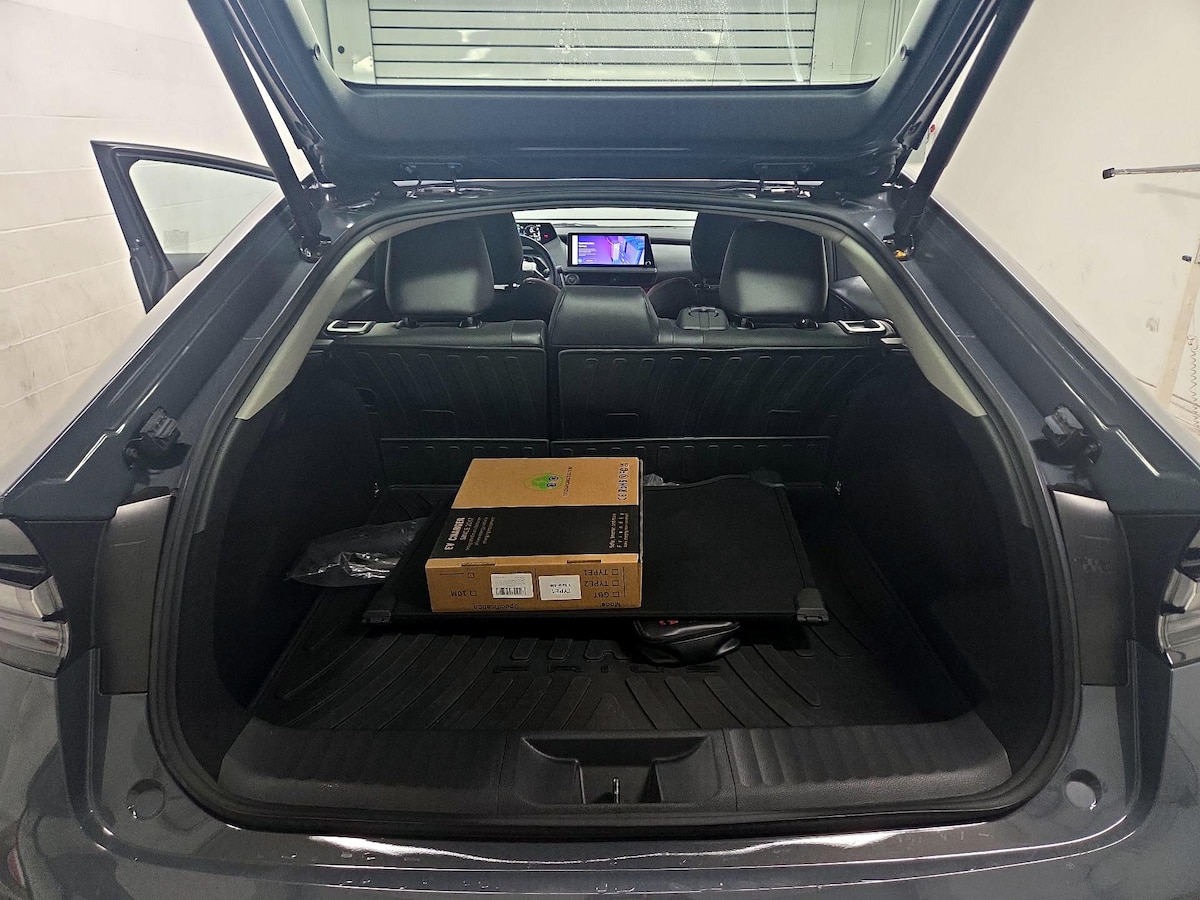 Trunk/Cargo (Seats Up)
