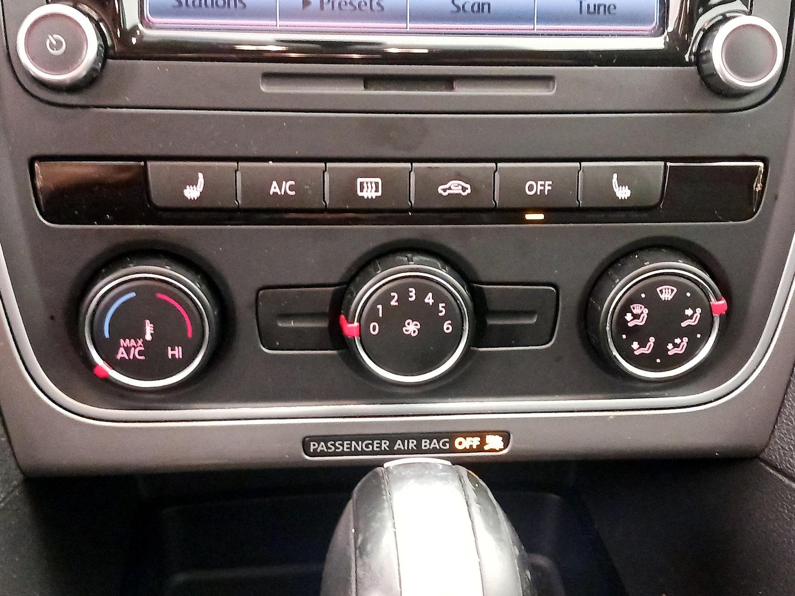 2015 Volkswagen Passat Limited Edition - Photo 17