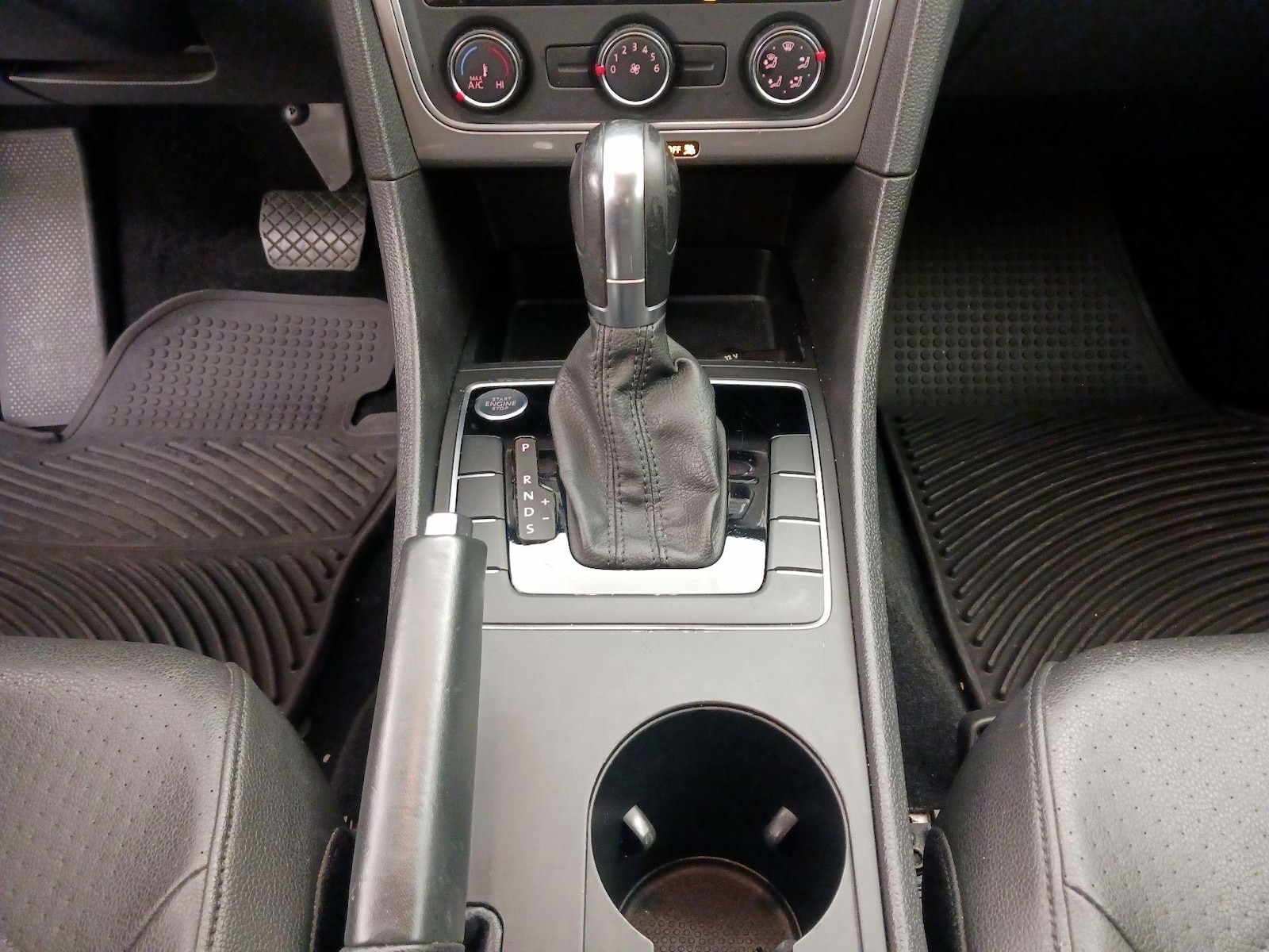 2015 Volkswagen Passat Limited Edition - Photo 18