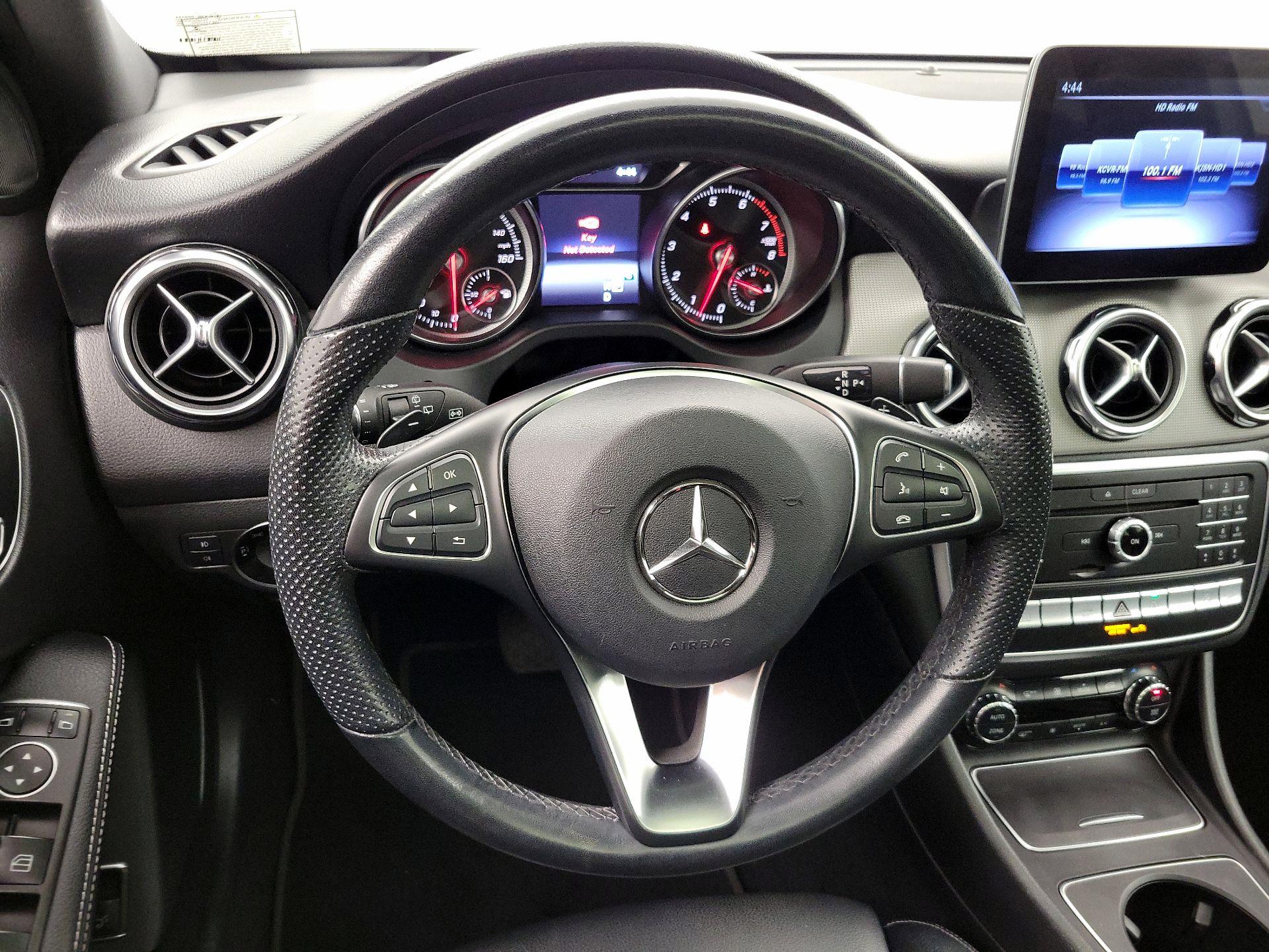 Thumbnail: 2019 Mercedes-Benz GLA - 10