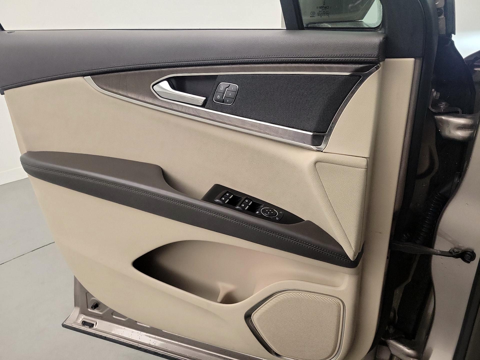 Thumbnail: 2019 Lincoln Nautilus - 12