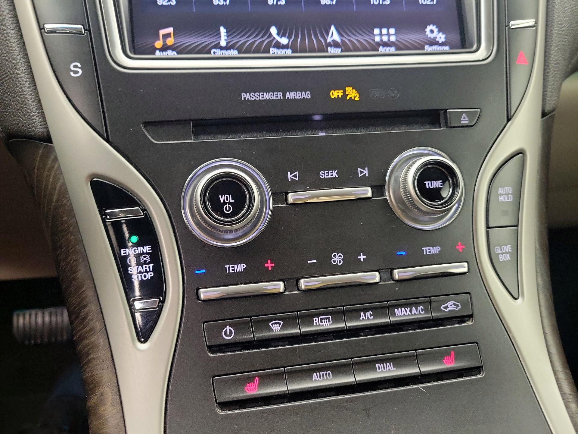 Thumbnail: 2019 Lincoln Nautilus - 16
