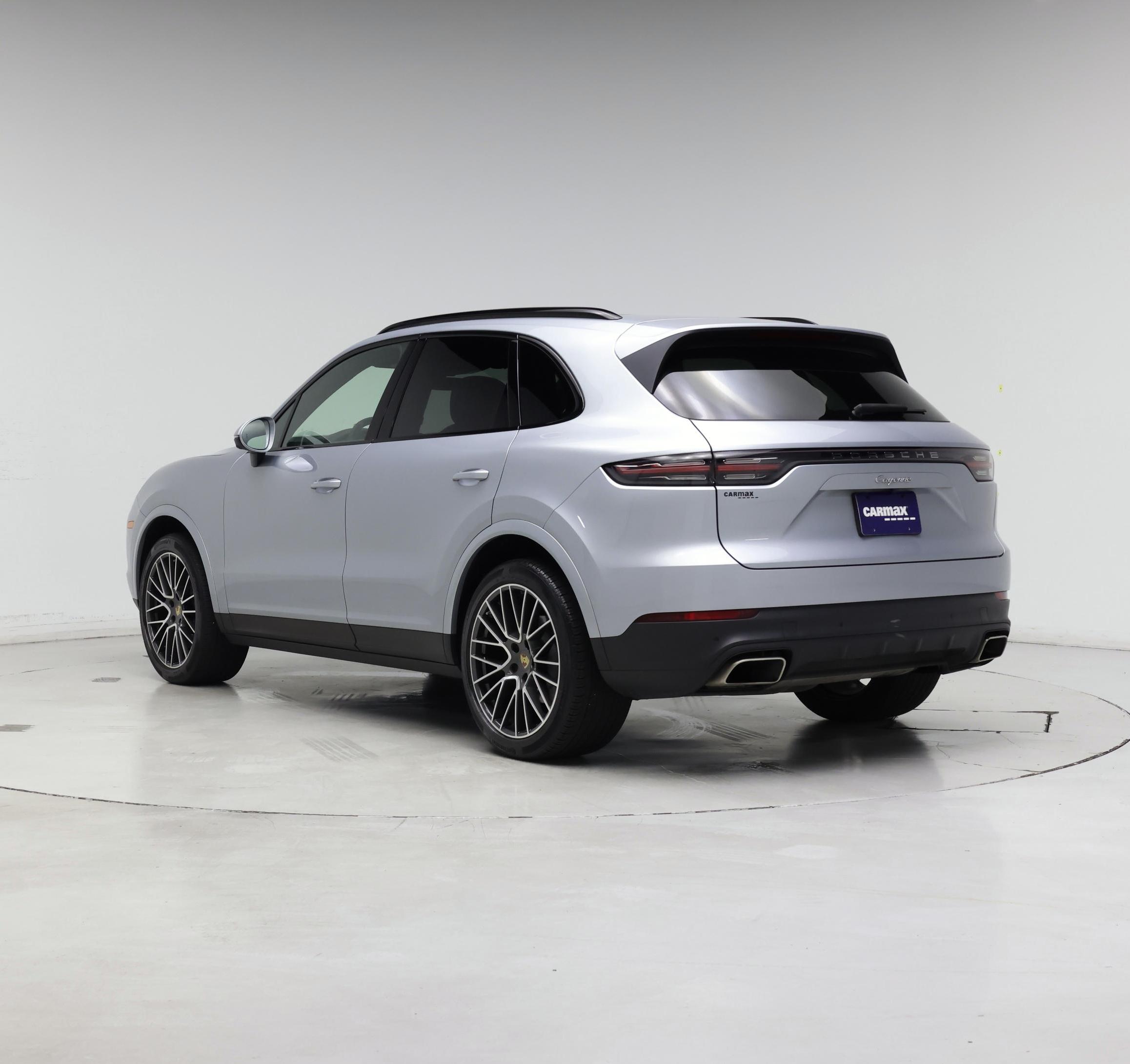 Thumbnail: 2023 Porsche Cayenne - 2