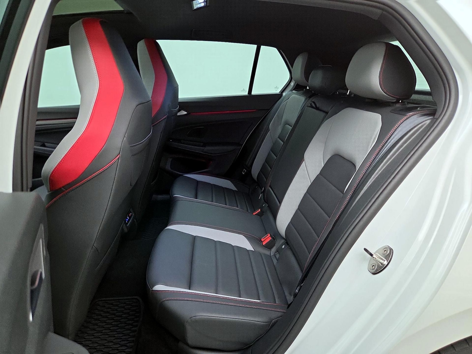 2024 Volkswagen Golf GTI Autobahn - Photo 22