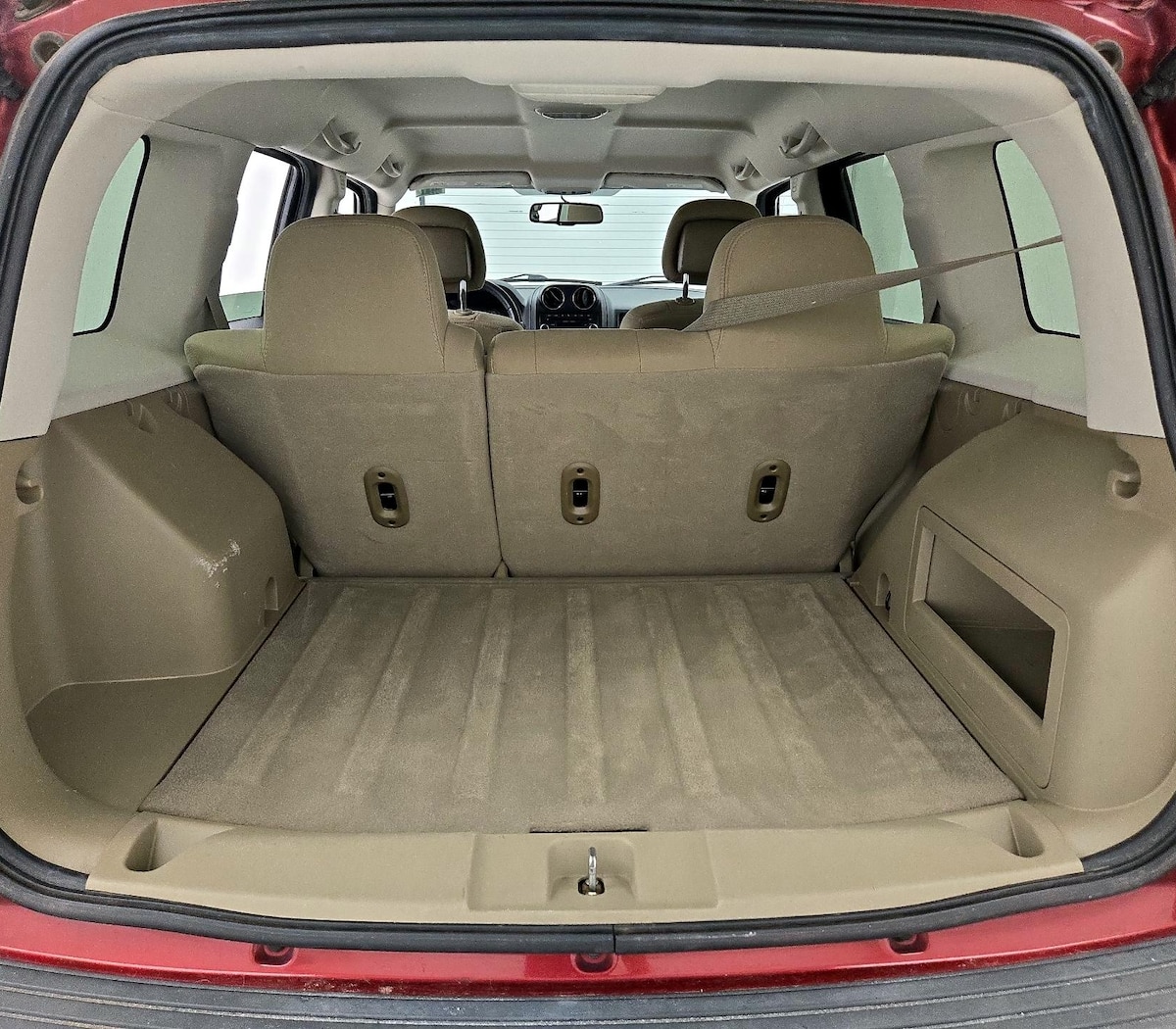 Trunk/Cargo (Seats Up)