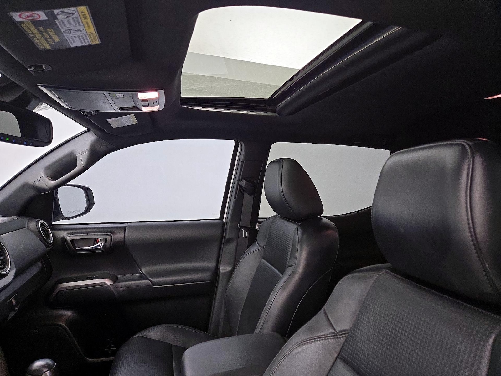 Sunroof(s) & Overhead Airbags