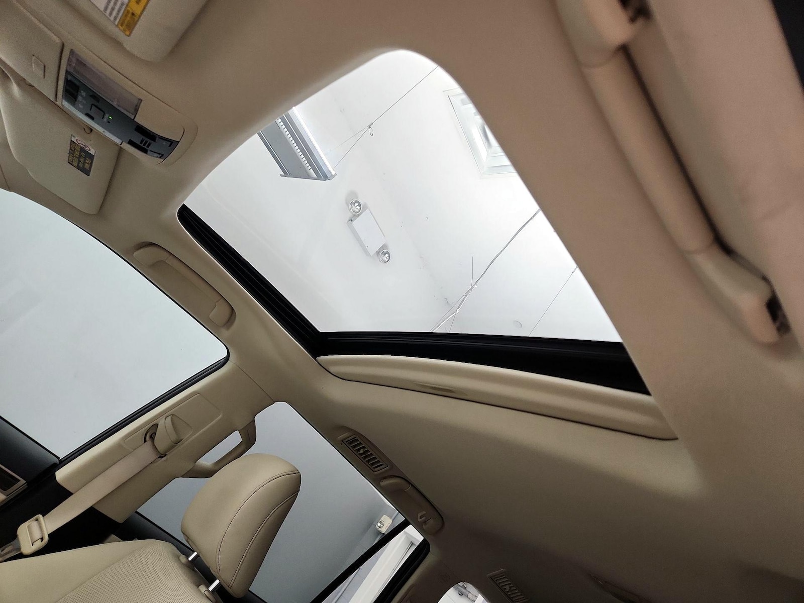 Sunroof(s) & Overhead Airbags
