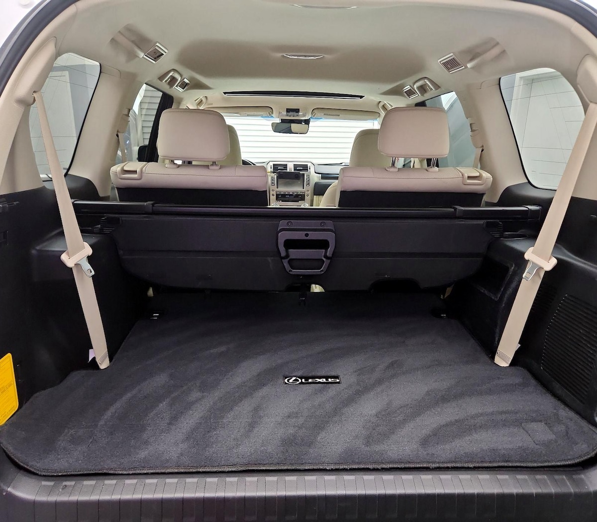 Trunk/Cargo (Seats Up)