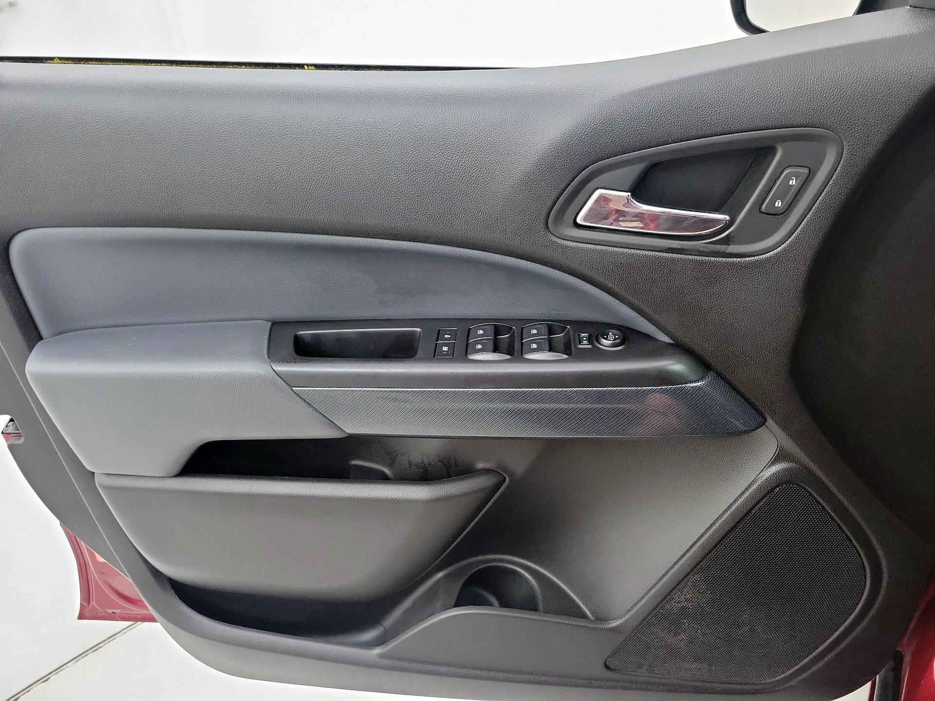 Thumbnail: 2018 Chevrolet Colorado - 12