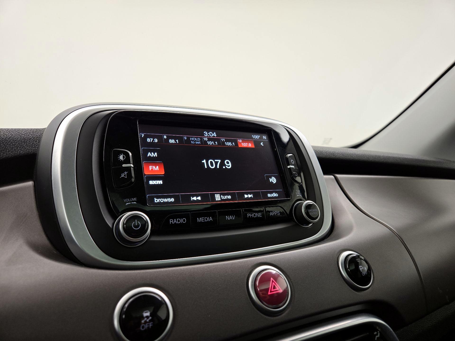 Thumbnail: 2016 Fiat 500X - 16