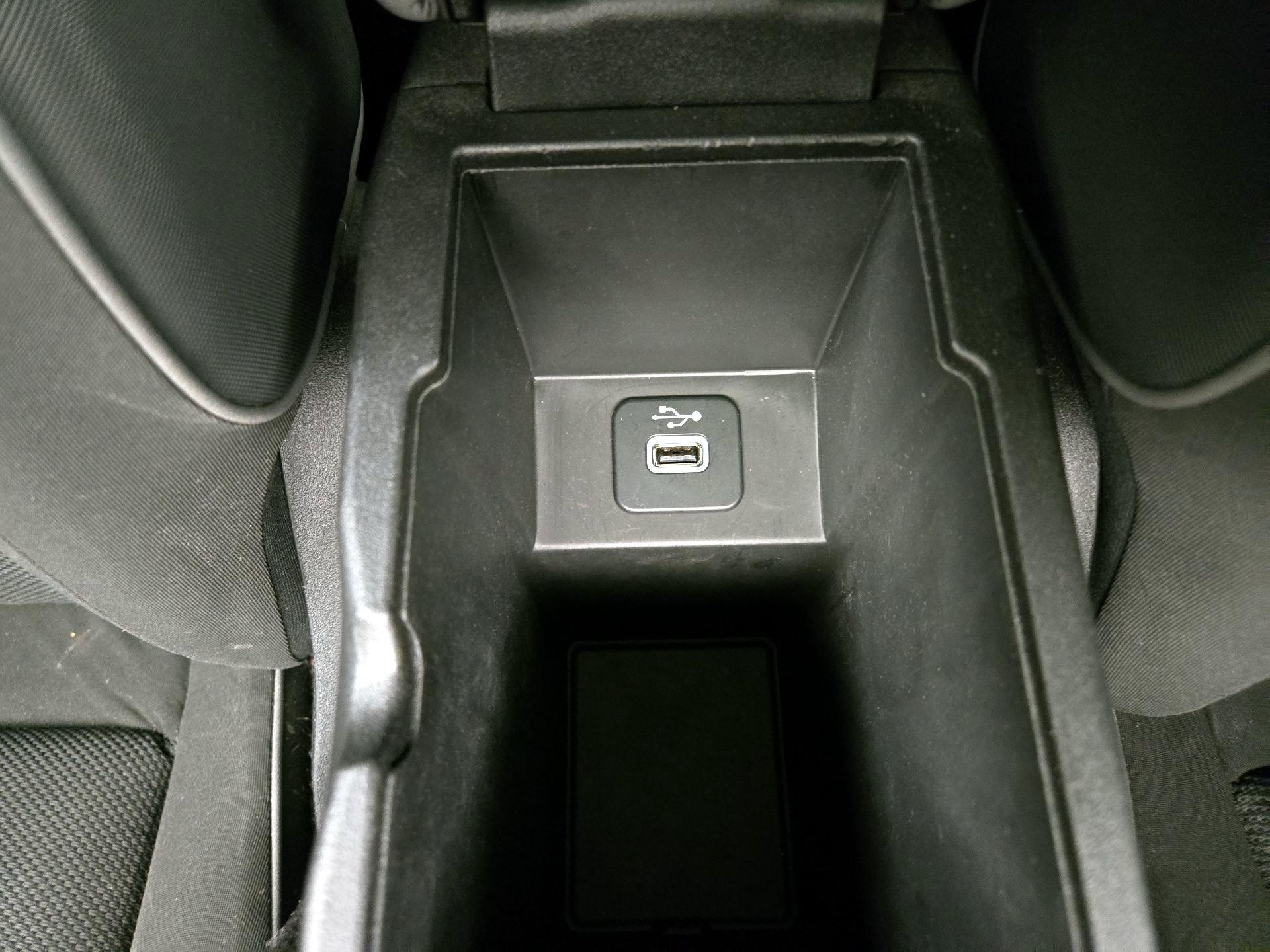 Thumbnail: 2016 Fiat 500X - 19