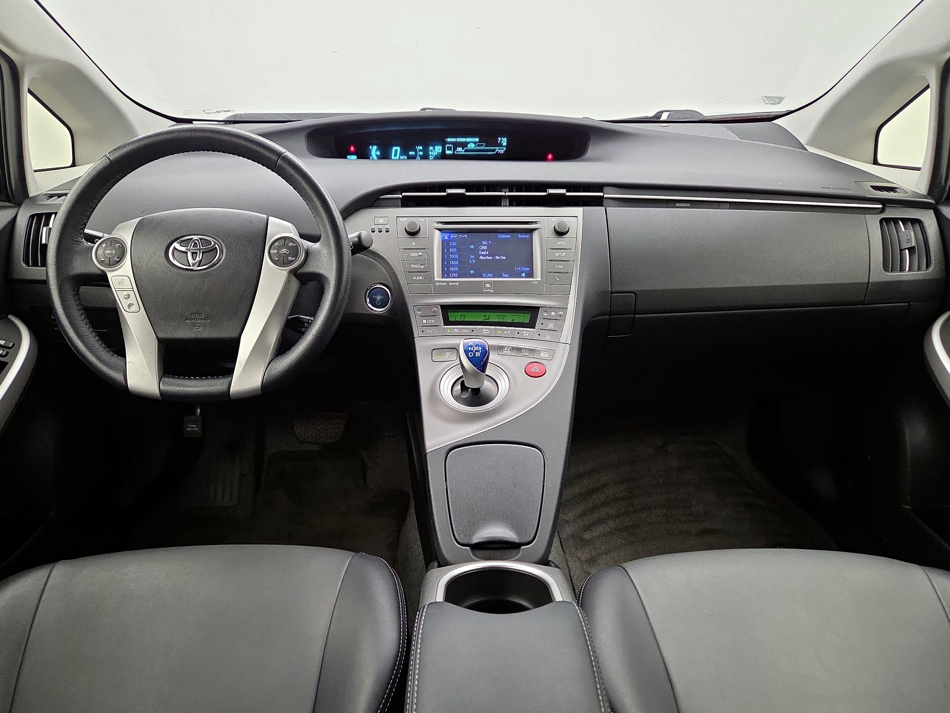 Thumbnail: 2015 Toyota Prius - 9