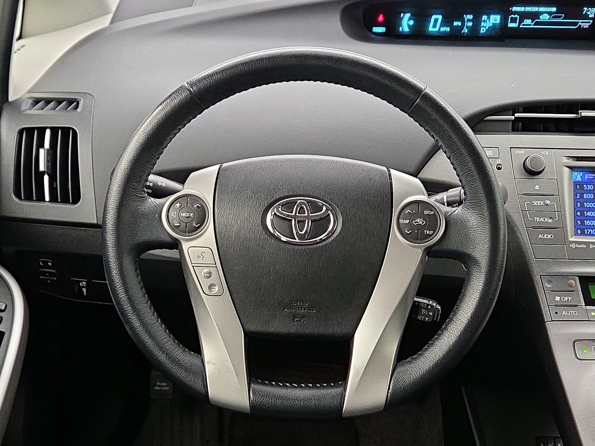 Thumbnail: 2015 Toyota Prius - 10