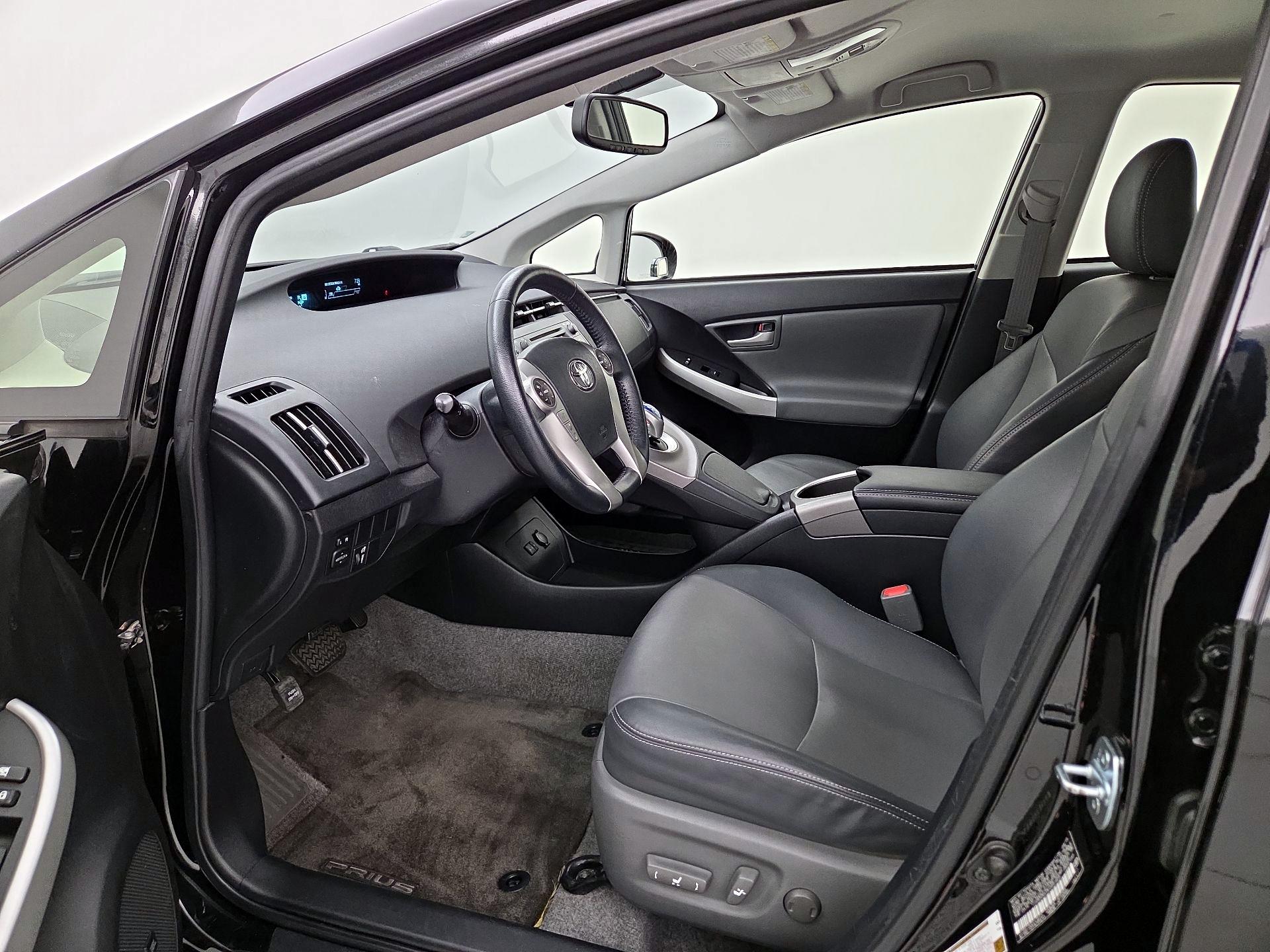 Thumbnail: 2015 Toyota Prius - 11