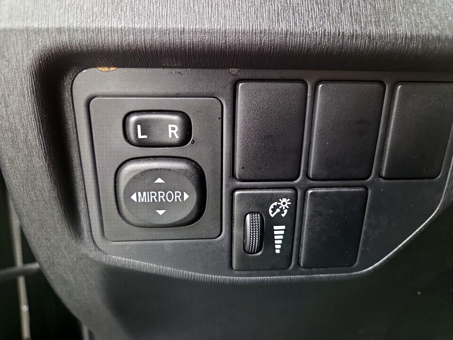 Thumbnail: 2015 Toyota Prius - 13