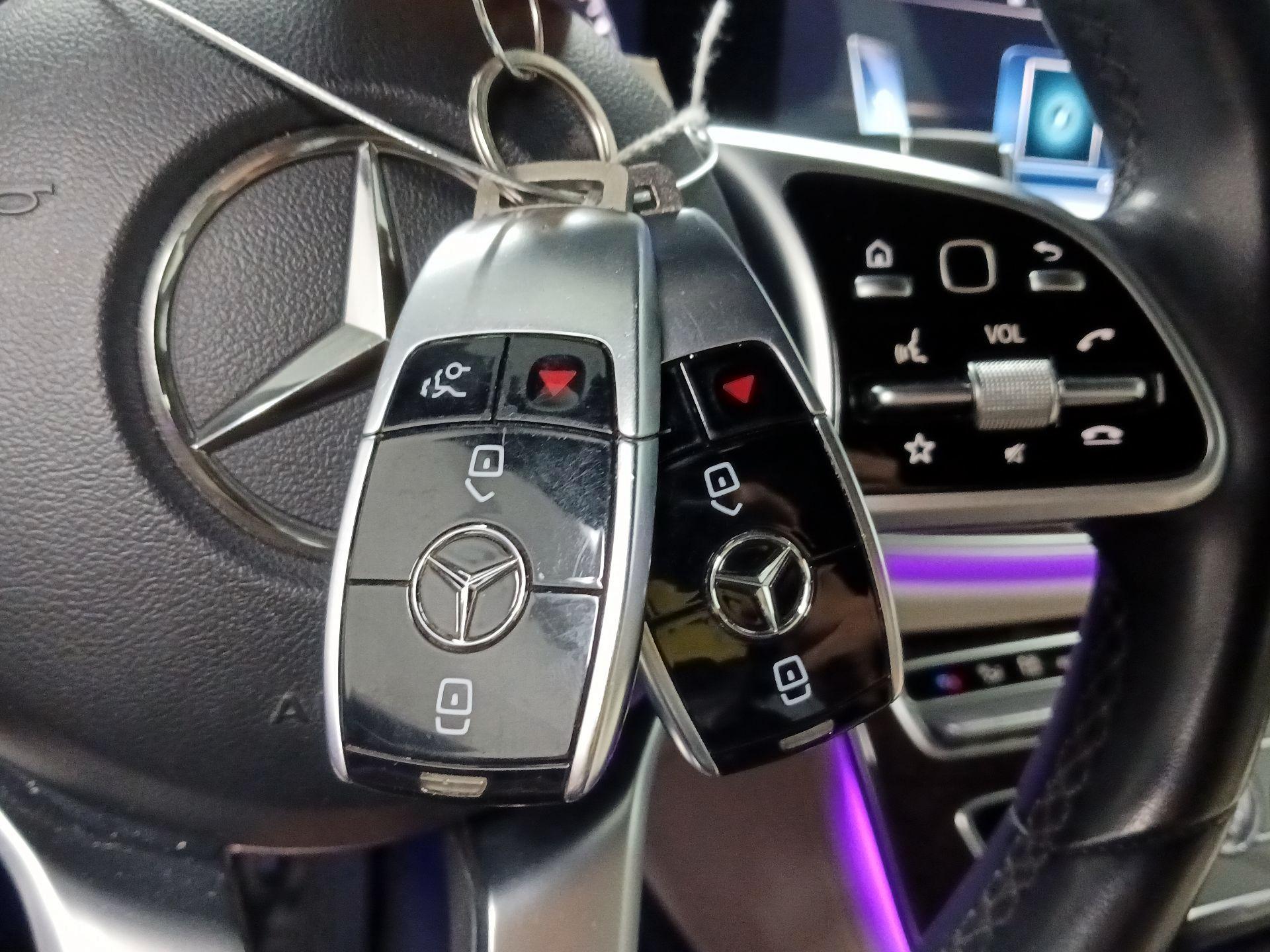 Thumbnail: 2020 Mercedes-Benz E-Class - 18