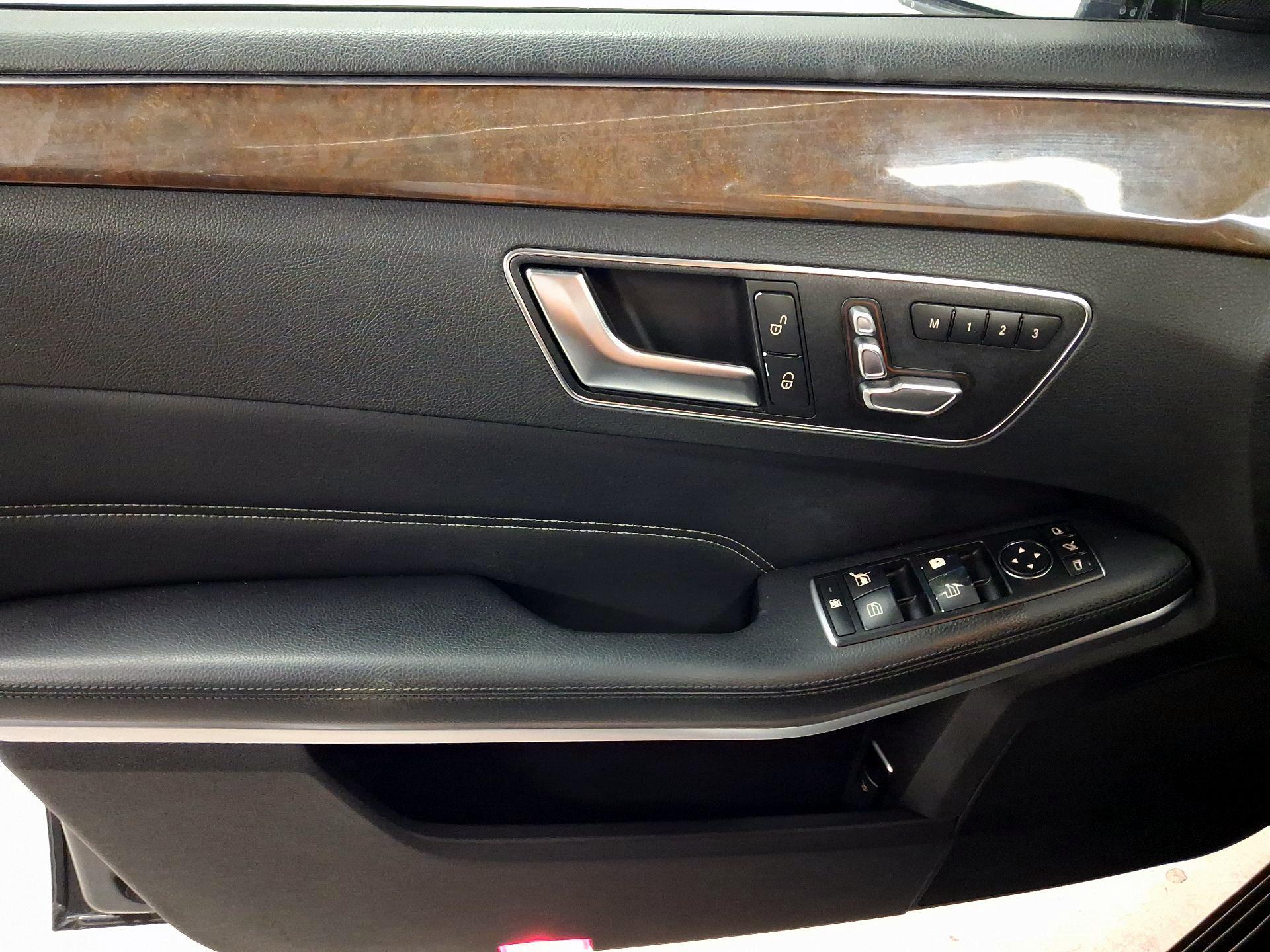 Thumbnail: 2016 Mercedes-Benz E-Class - 10