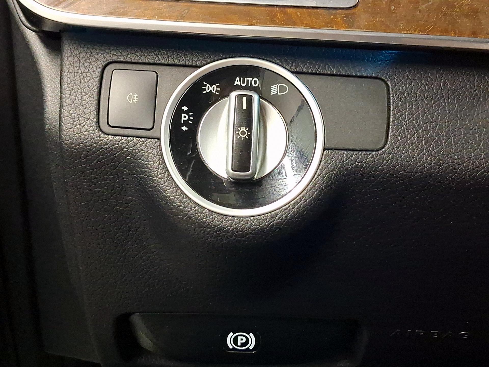 Thumbnail: 2016 Mercedes-Benz E-Class - 11
