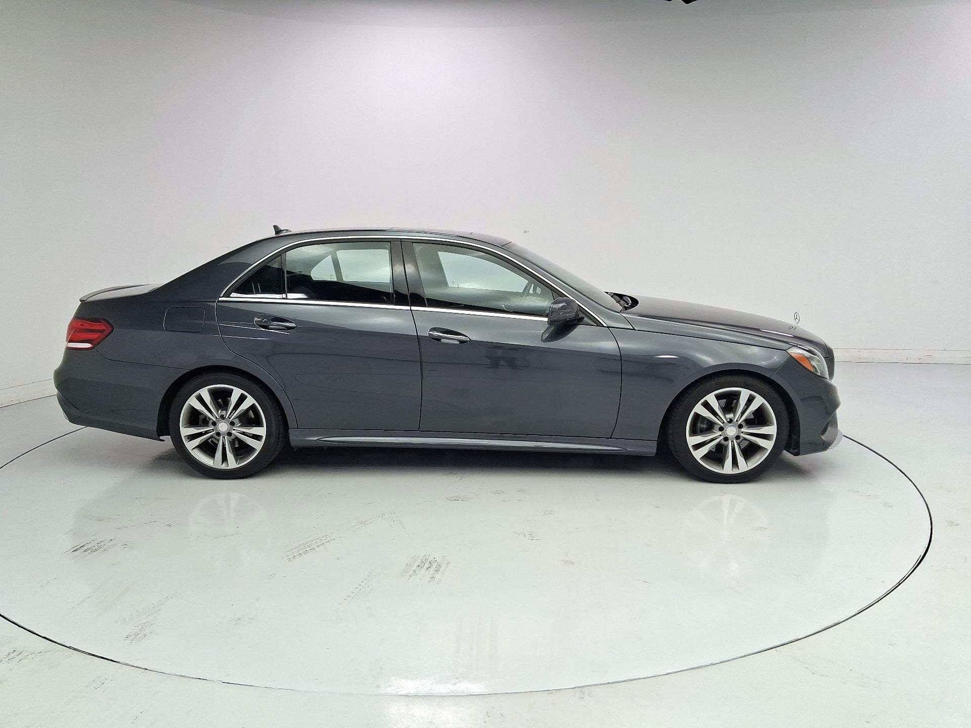 Thumbnail: 2016 Mercedes-Benz E-Class - 4
