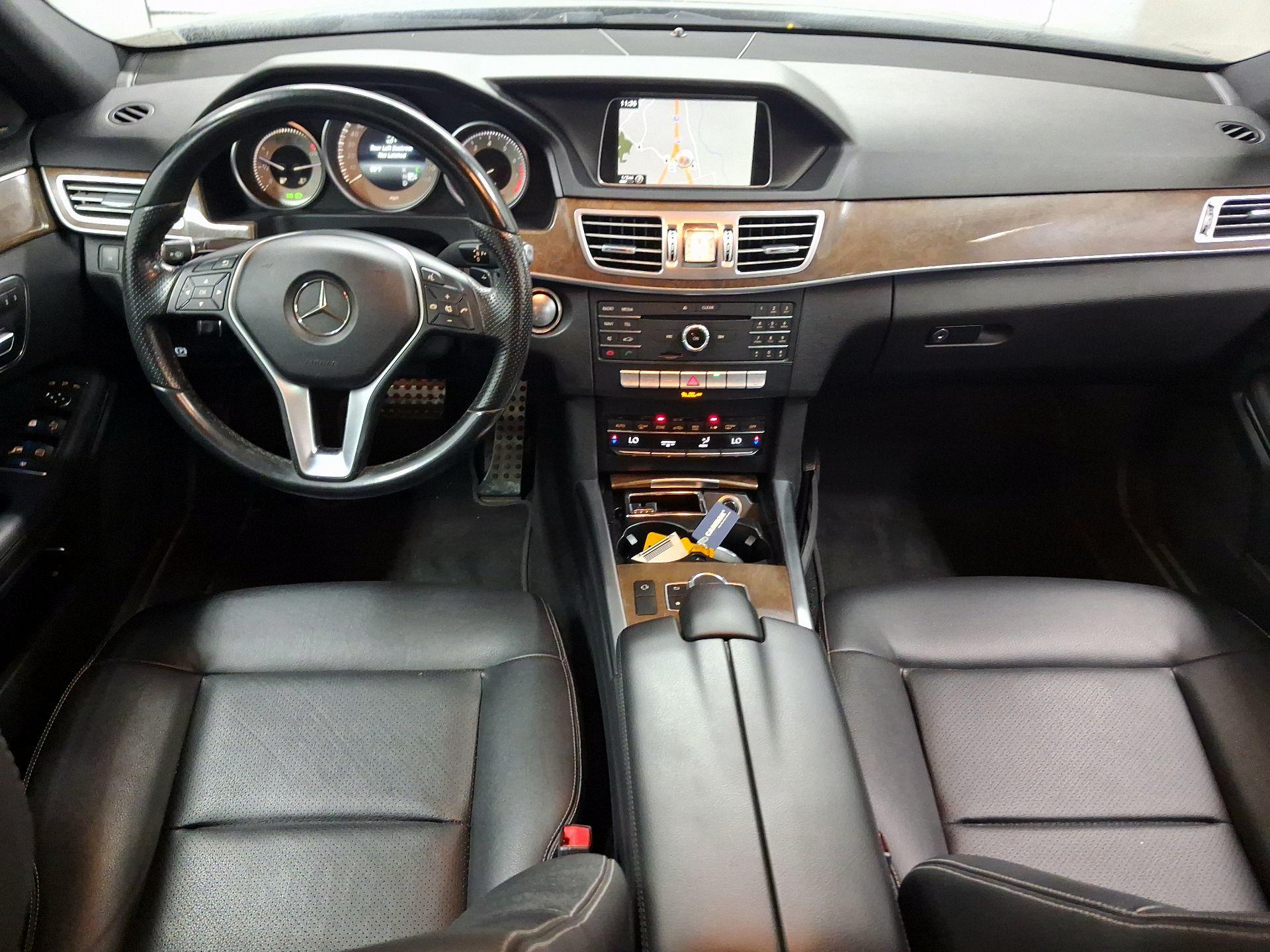 Thumbnail: 2016 Mercedes-Benz E-Class - 8