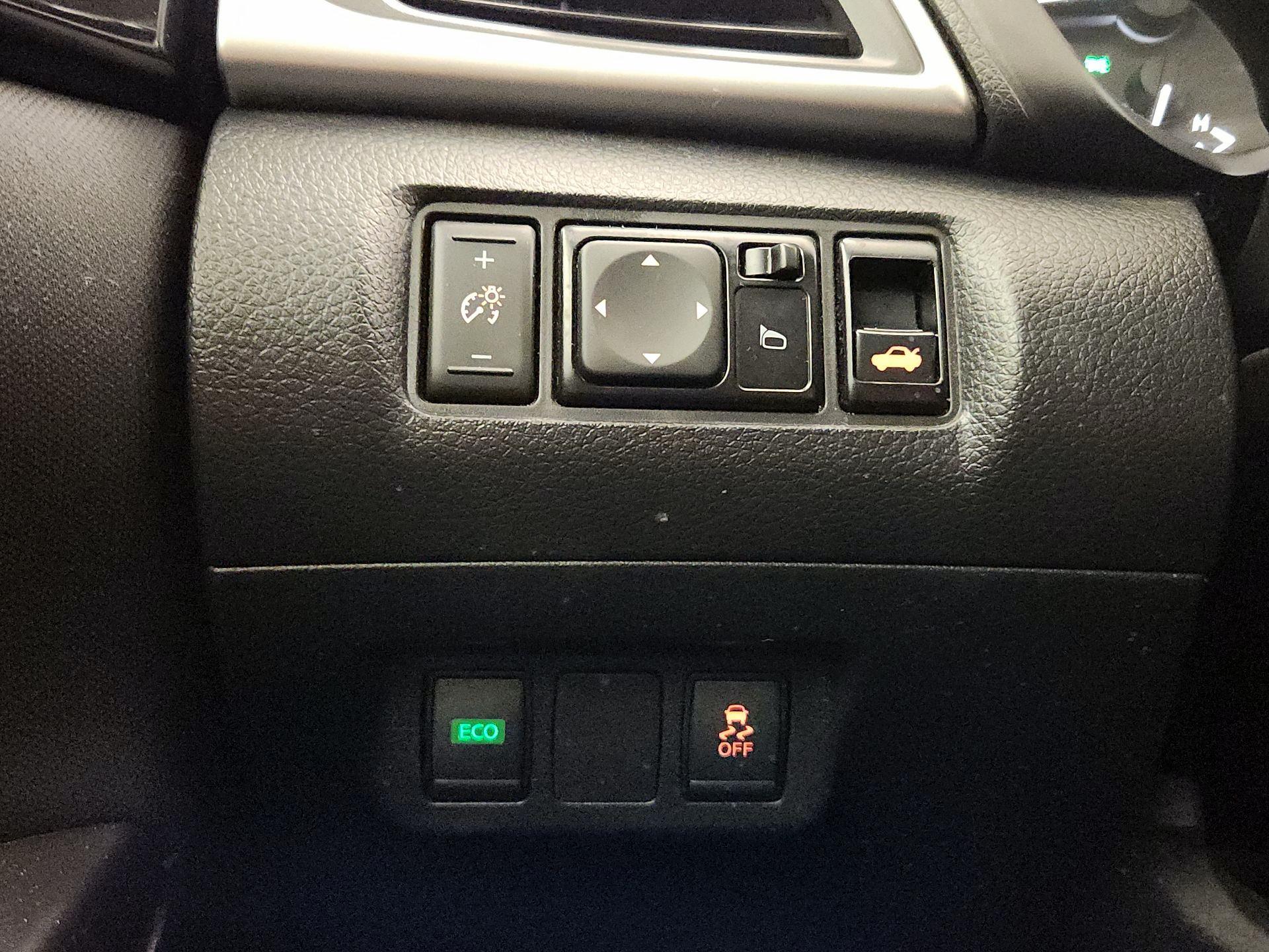 Thumbnail: 2019 Nissan Sentra - 13