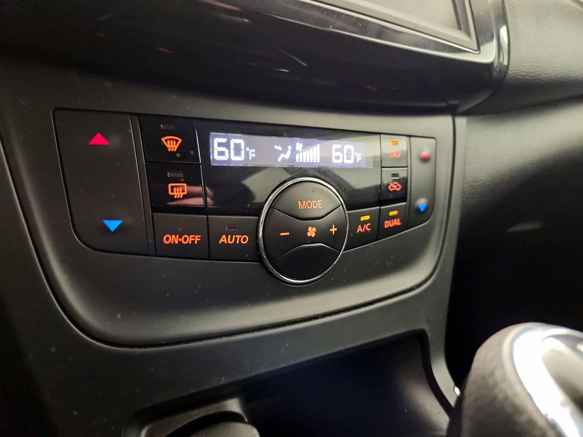 Thumbnail: 2019 Nissan Sentra - 16