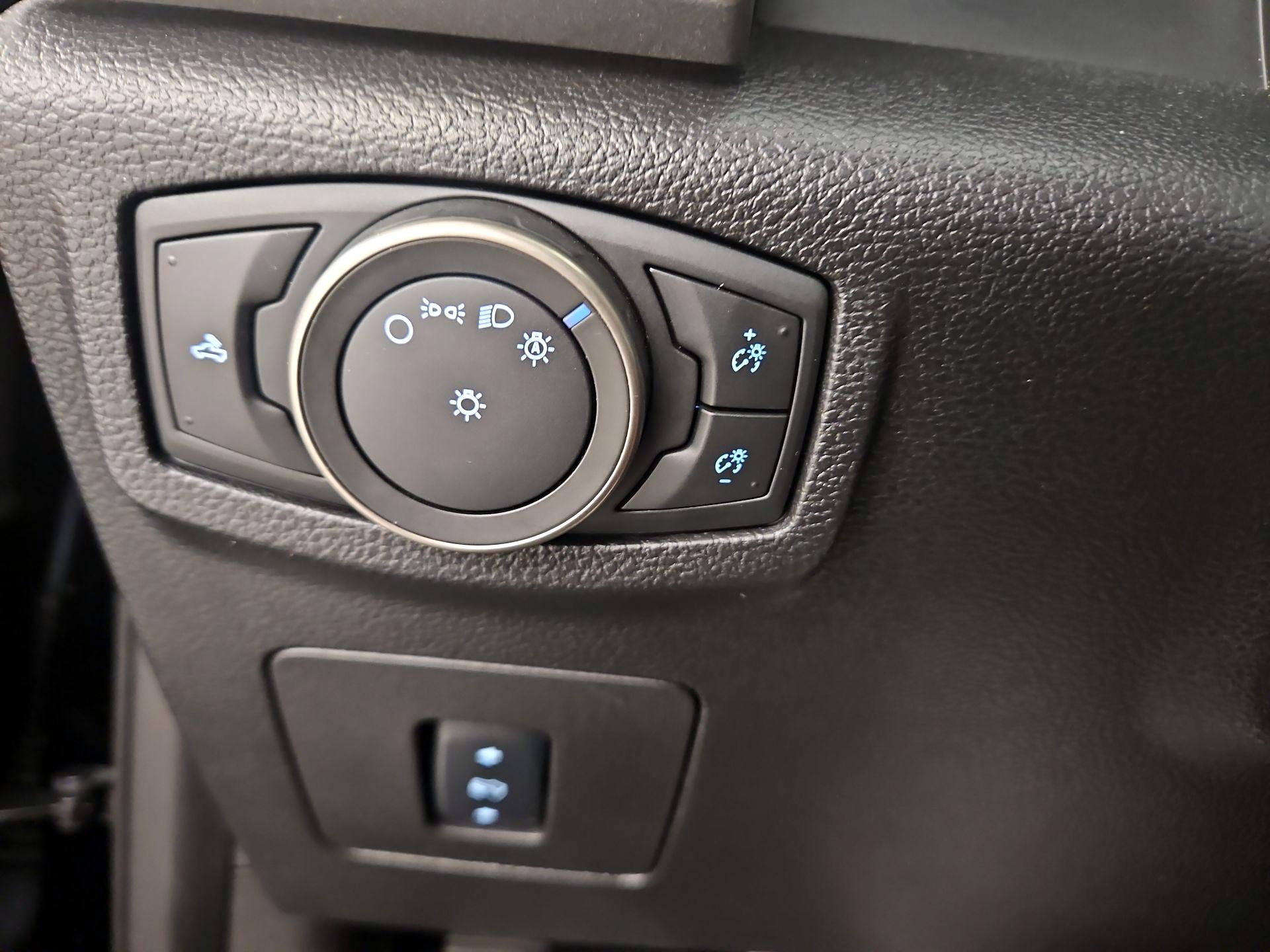 Thumbnail: 2017 Ford F-150 - 13