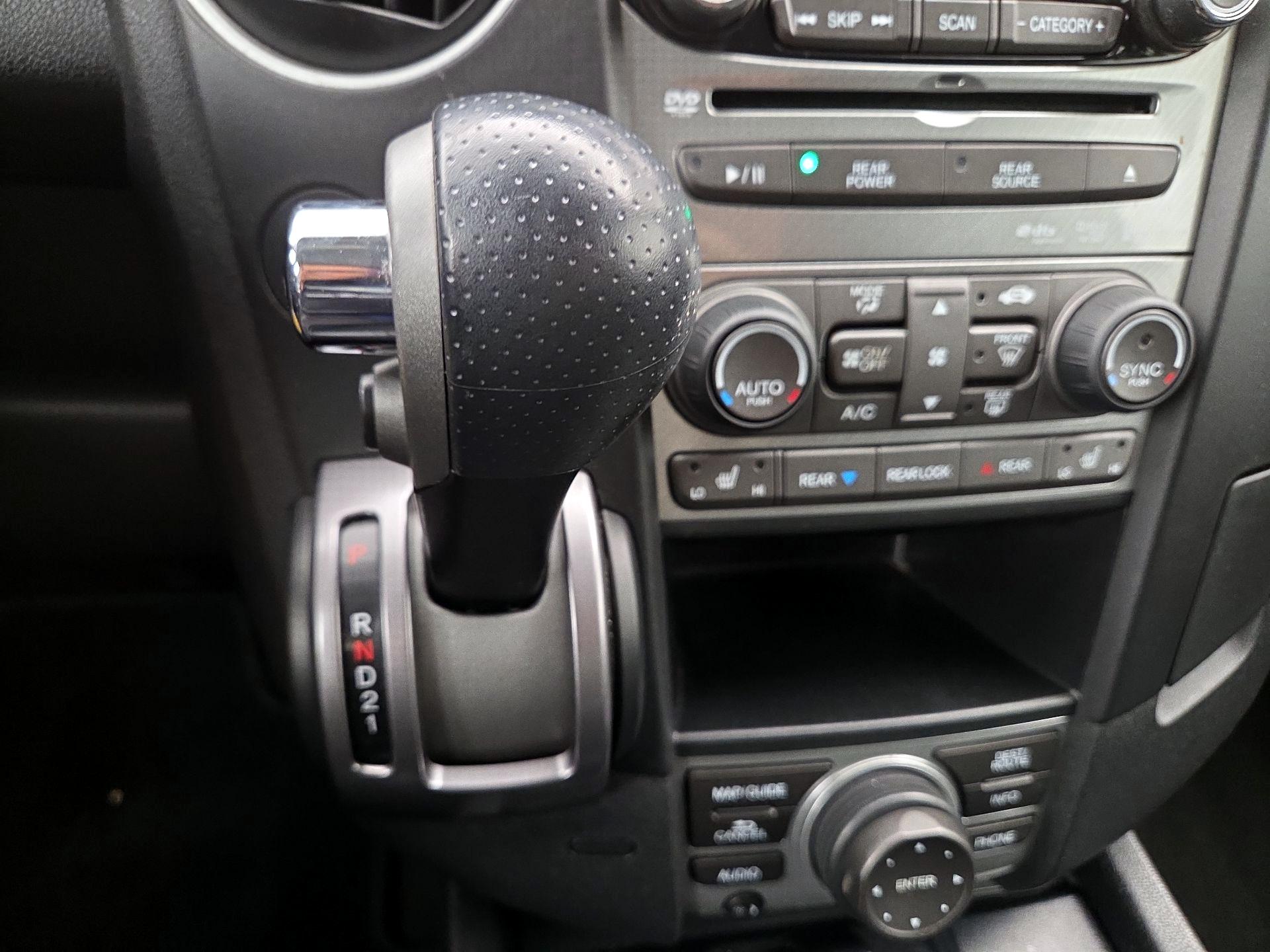 Thumbnail: 2014 Honda Pilot - 17