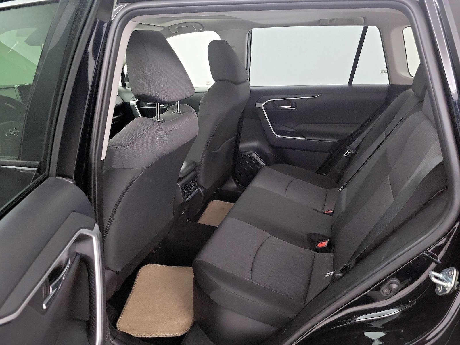 2022 Toyota RAV4 XLE - Photo 21